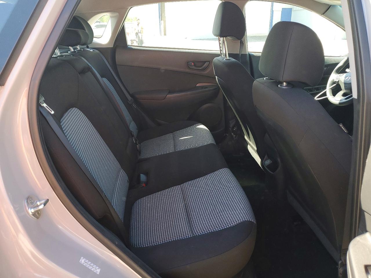 2023 Hyundai Kona Se Silver vin: KM8K2CAB5PU021381