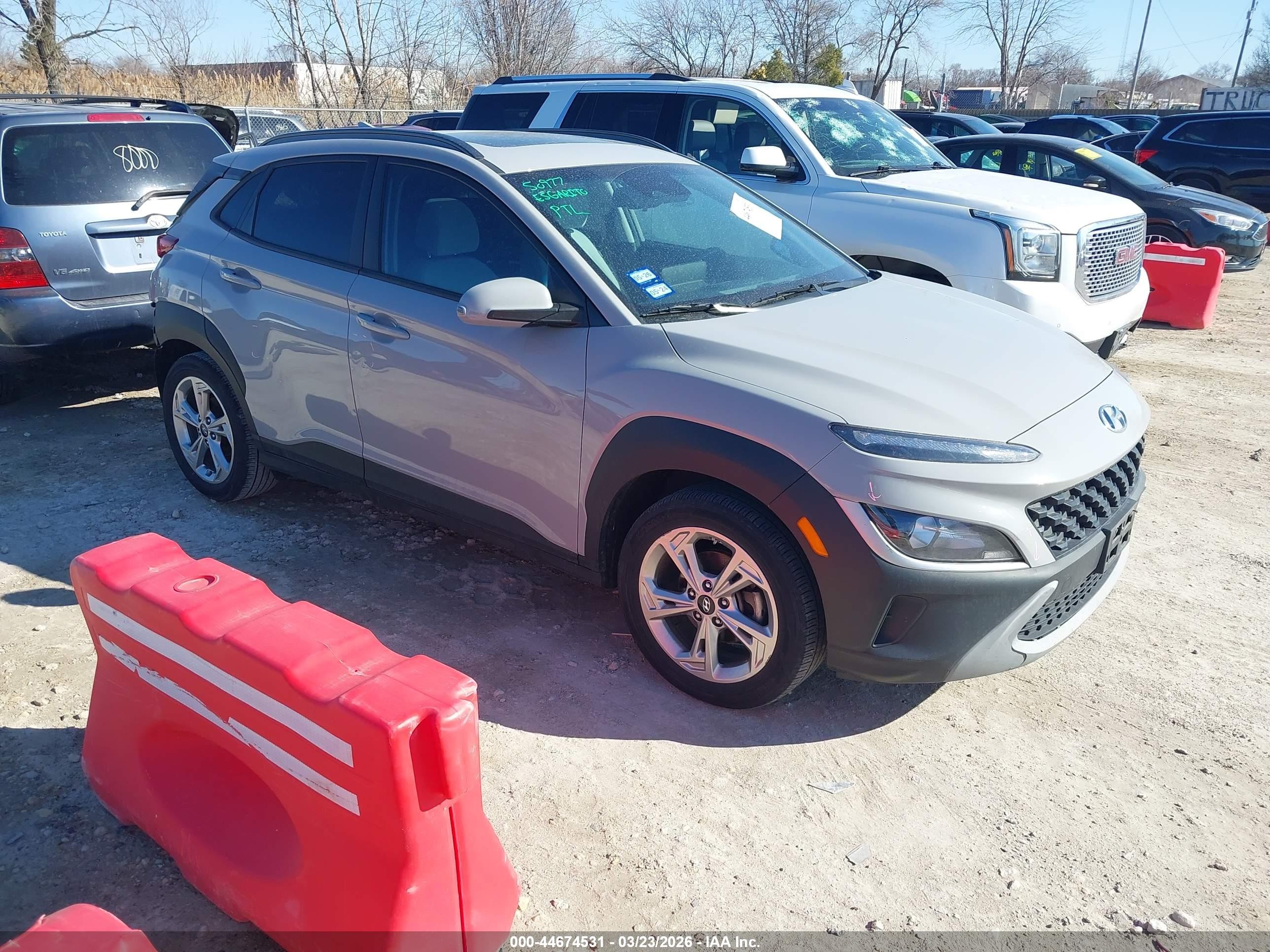2022 Hyundai Kona Sel Silver vin: KM8K32AB0NU891561