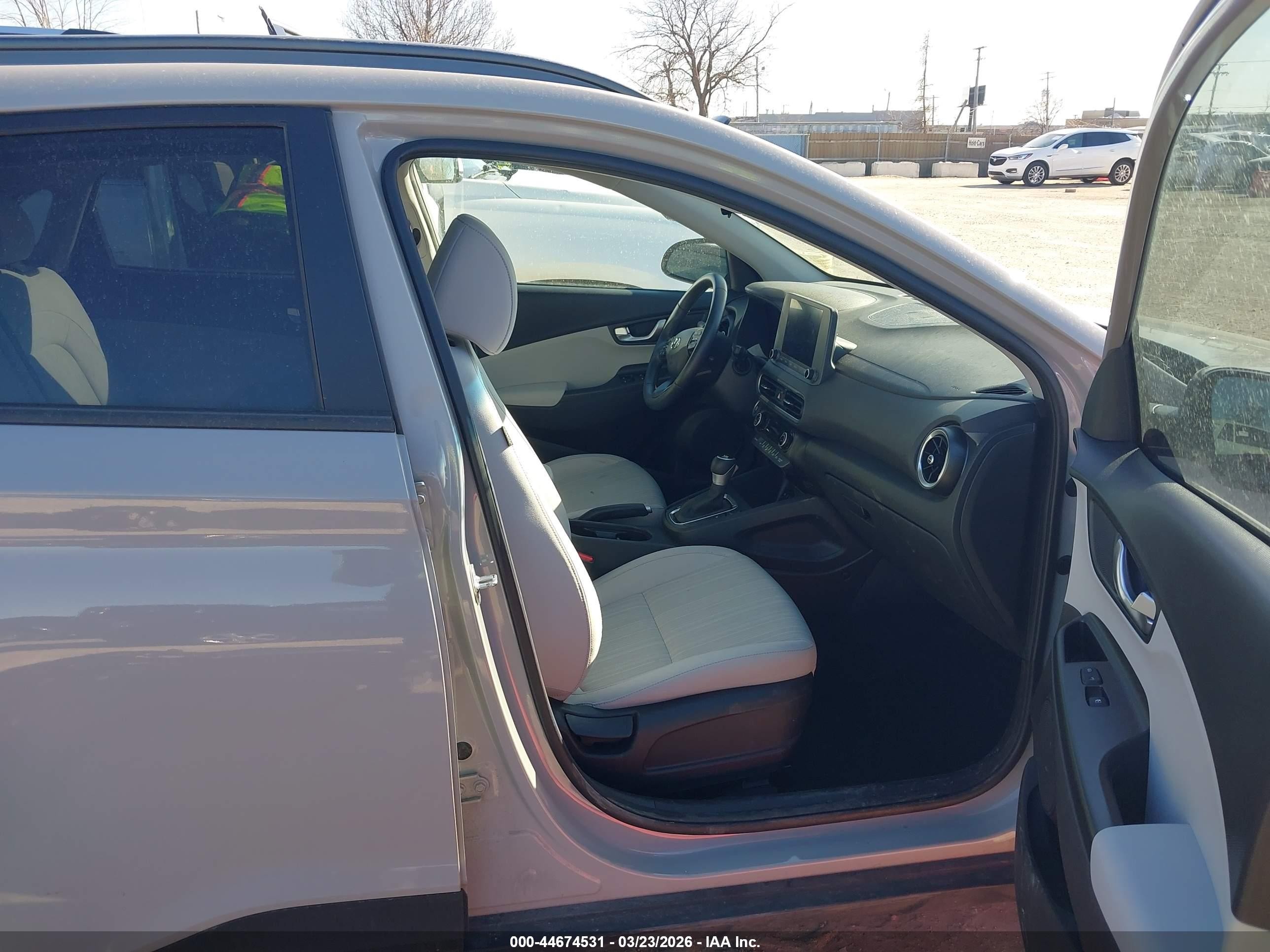 2022 Hyundai Kona Sel Silver vin: KM8K32AB0NU891561