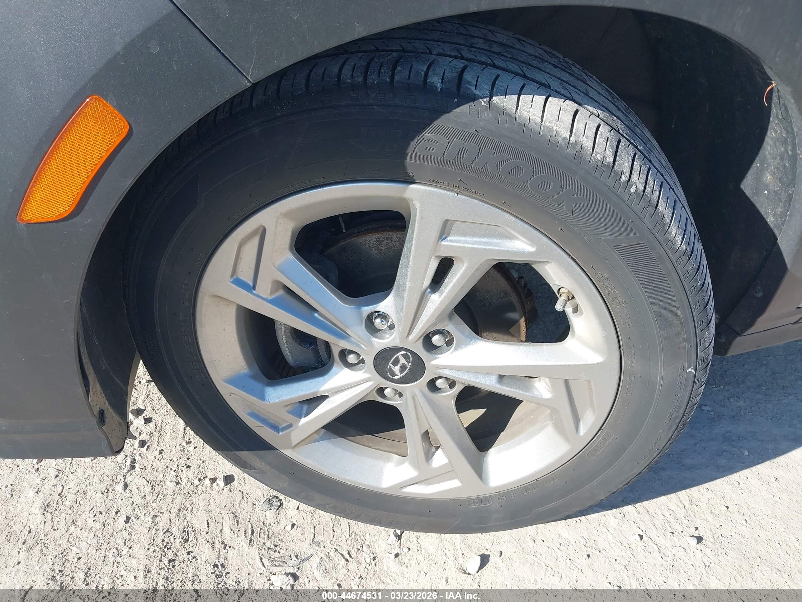 2022 Hyundai Kona Sel Silver vin: KM8K32AB0NU891561