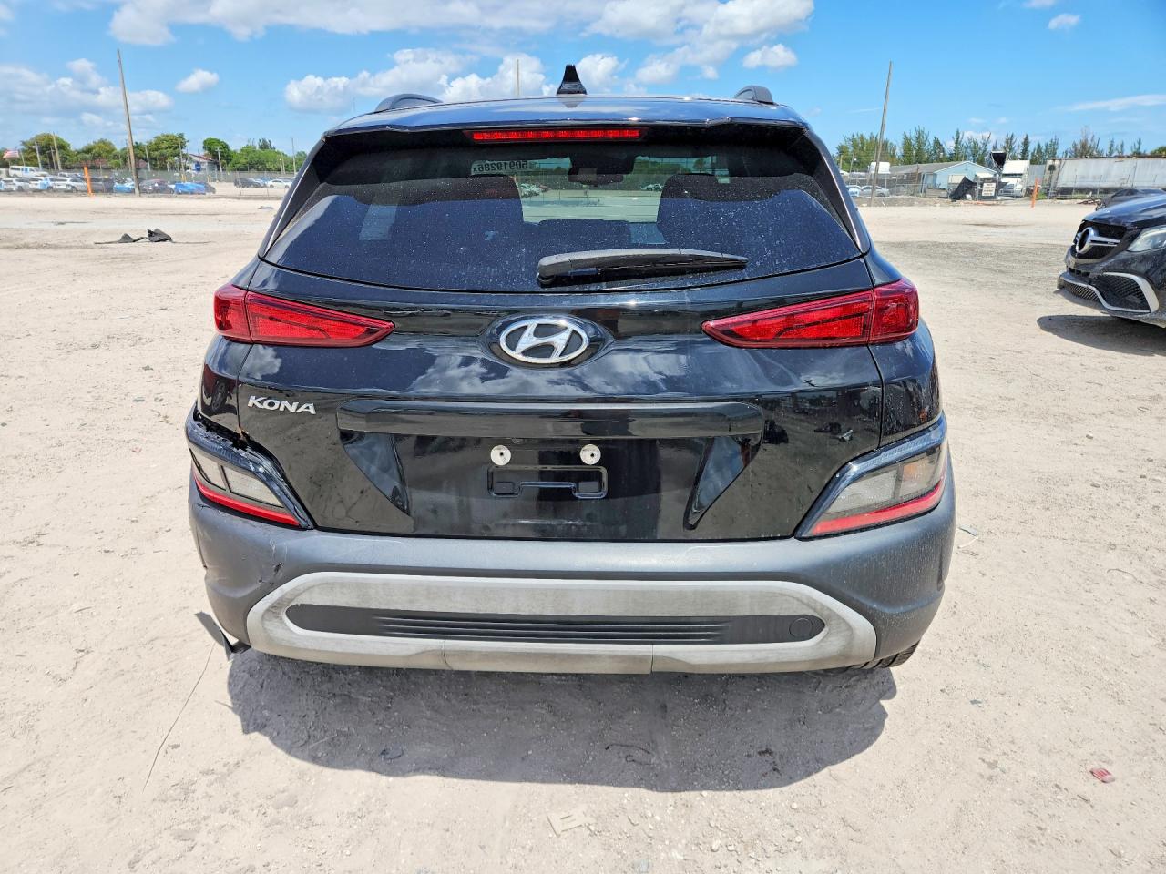 2022 Hyundai Kona Sel Black vin: KM8K32ABXNU840388