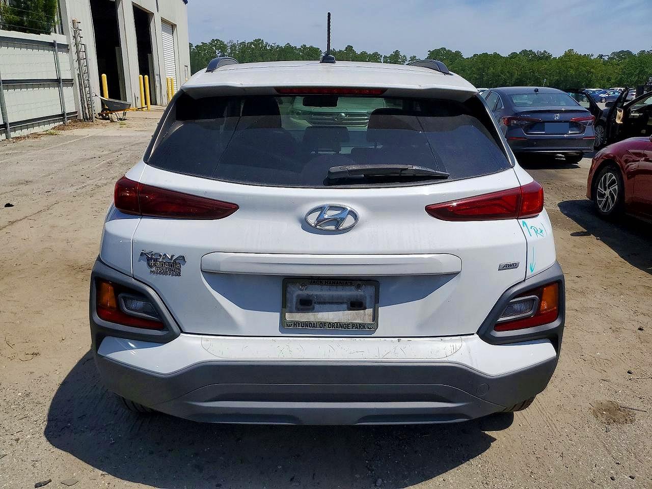 2018 Hyundai Kona Sel White vin: KM8K6CAA3JU111700