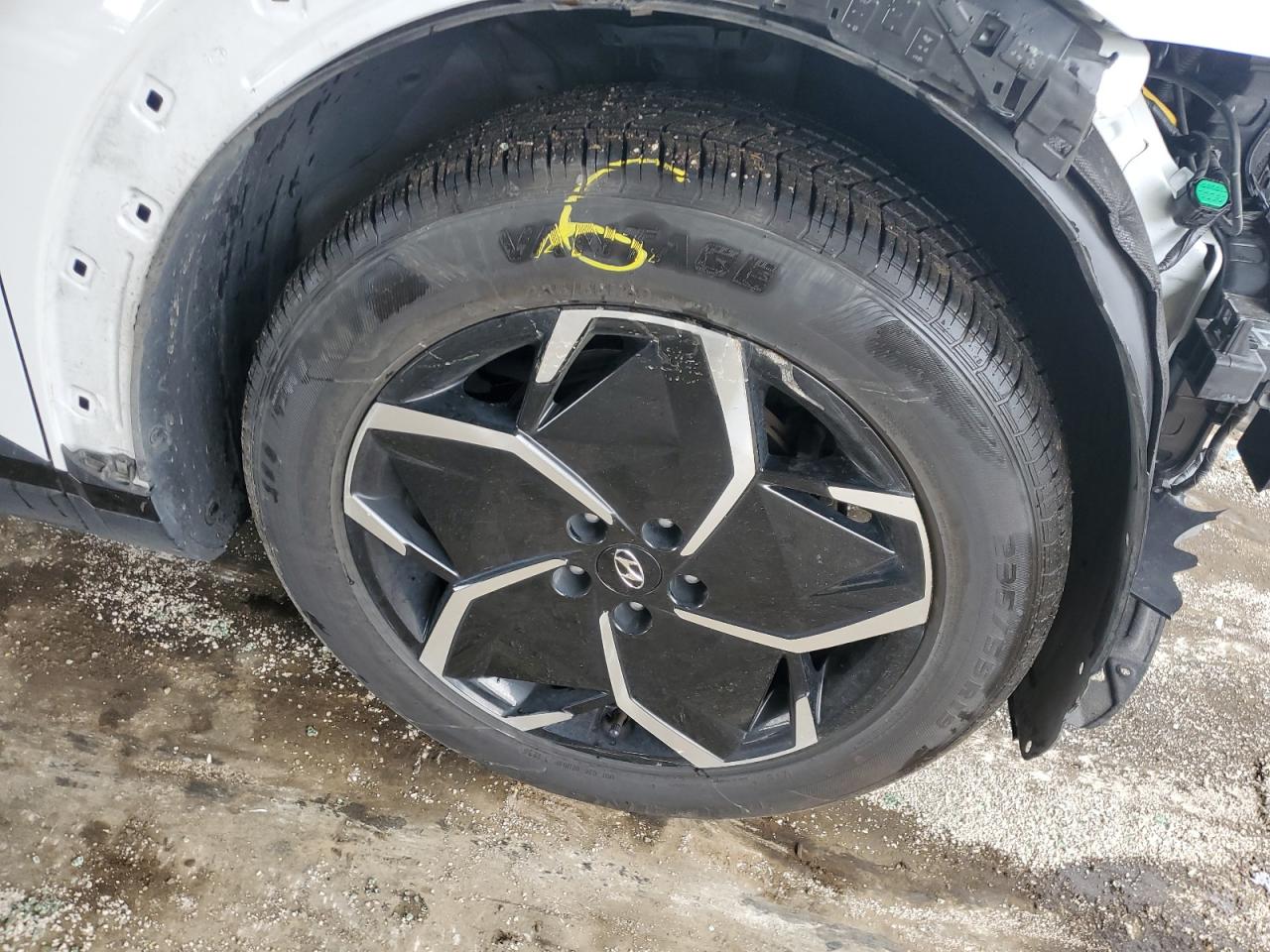 2023 Hyundai Ioniq 5 Sel White vin: KM8KNDAF0PU216787 Damage: Right Front Wheel, Curb Rash, 6 To 7 Inches