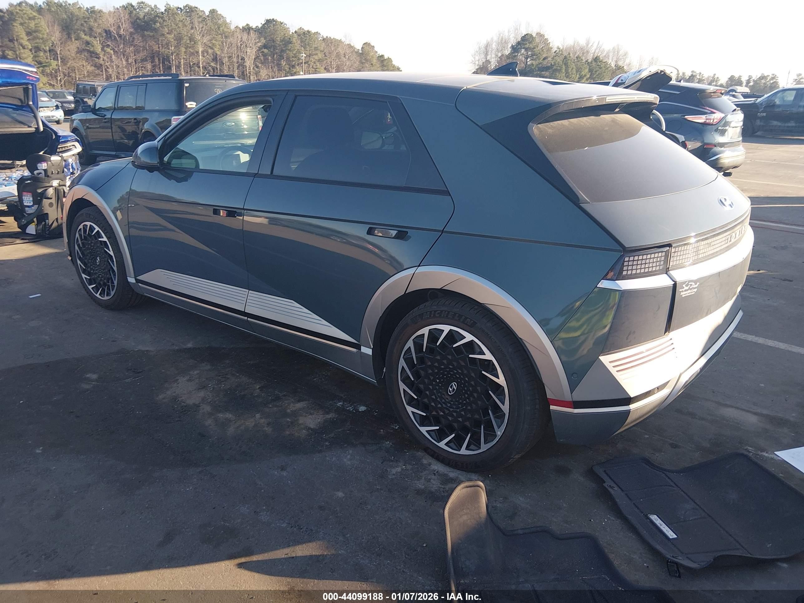 2024 Hyundai Ioniq 5 Limited Gray vin: KM8KRDDF9RU313179