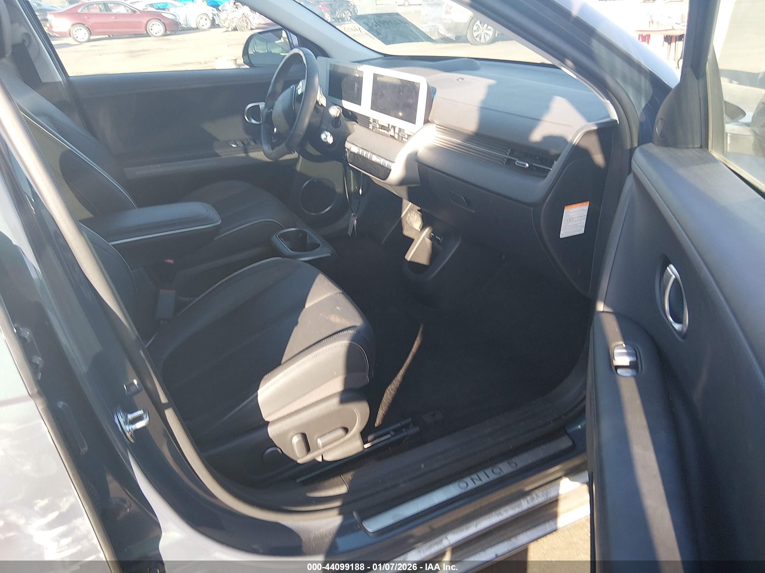2024 Hyundai Ioniq 5 Limited Gray vin: KM8KRDDF9RU313179