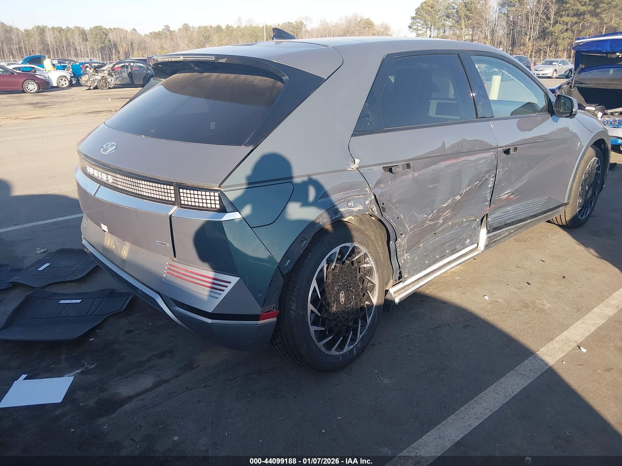 2024 Hyundai Ioniq 5 Limited Gray vin: KM8KRDDF9RU313179