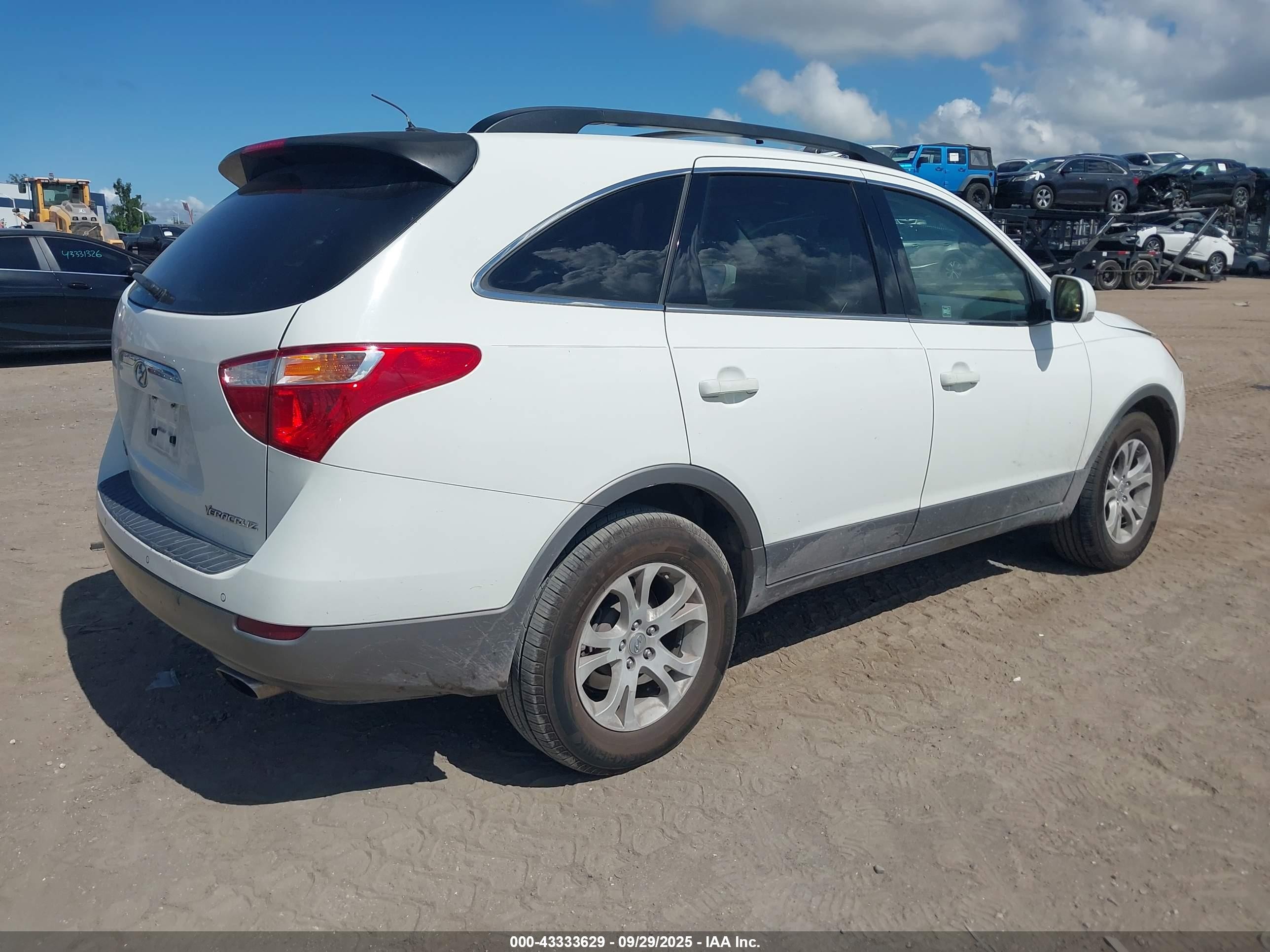 2011 Hyundai Veracruz Gls White vin: KM8NU4CC1BU140315