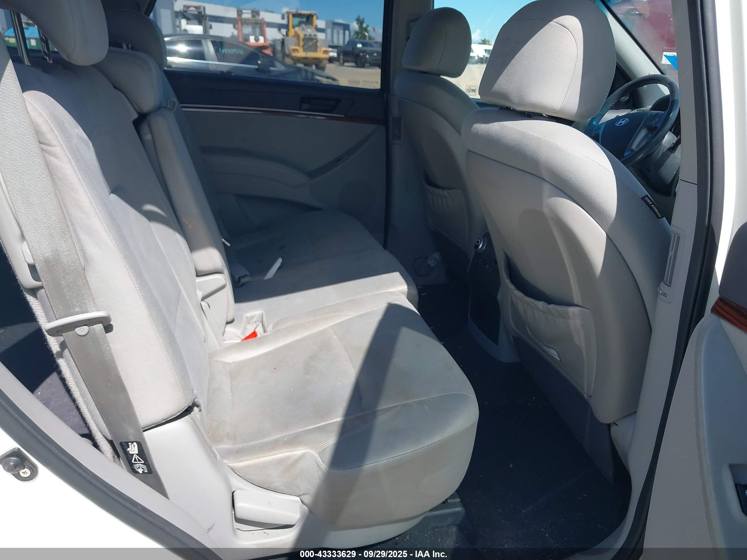2011 Hyundai Veracruz Gls White vin: KM8NU4CC1BU140315