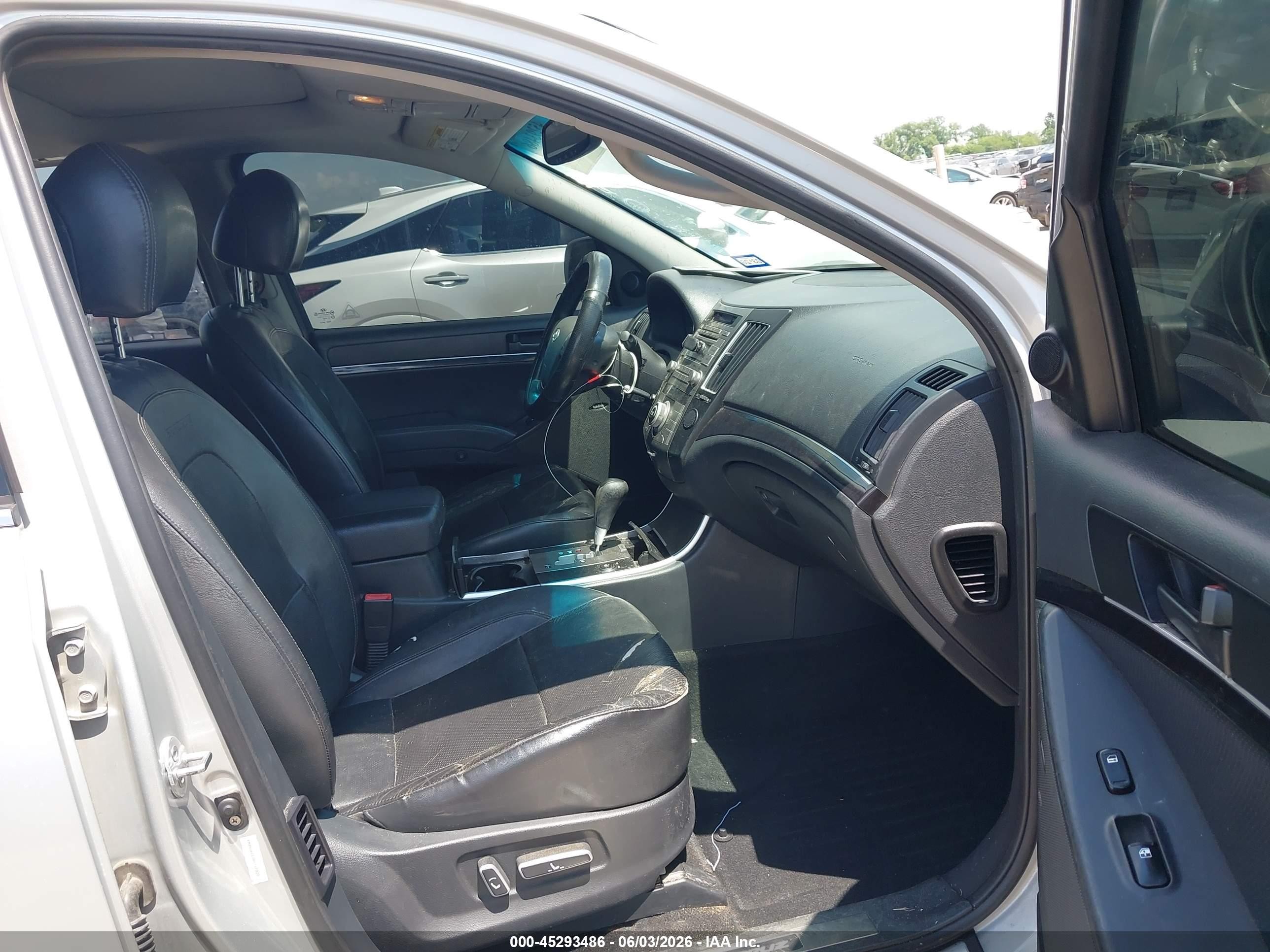 2011 Hyundai Veracruz Limited Silver vin: KM8NU4CC7BU167020