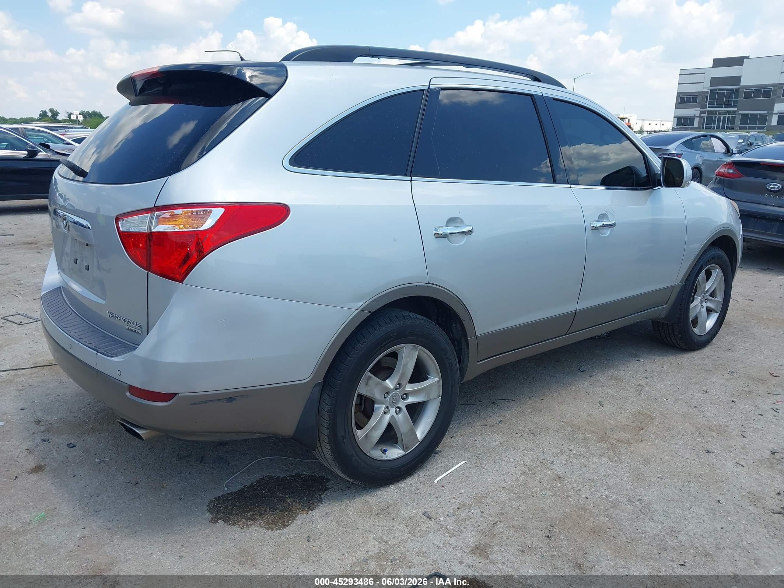 2011 Hyundai Veracruz Limited Silver vin: KM8NU4CC7BU167020