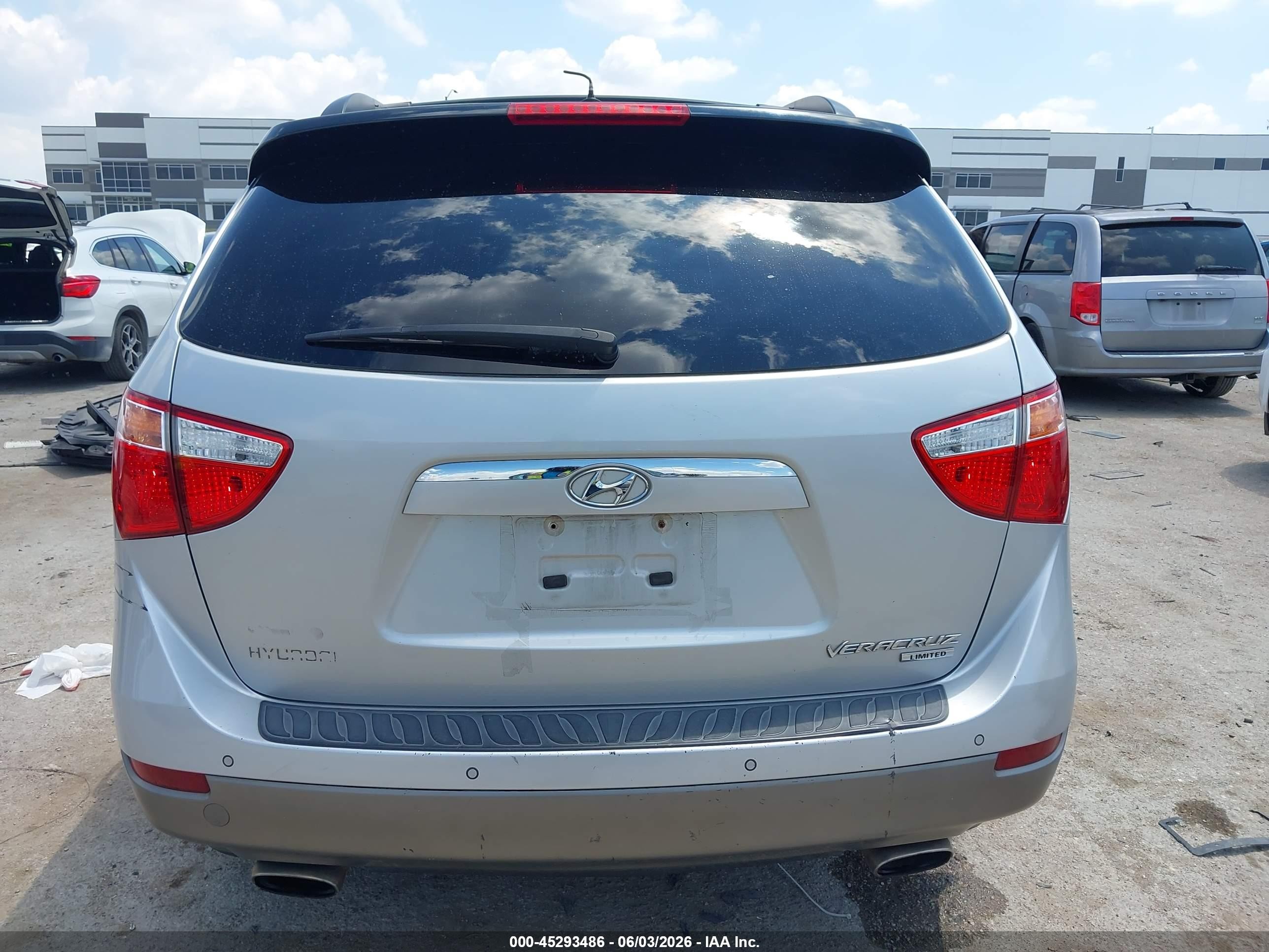2011 Hyundai Veracruz Limited Silver vin: KM8NU4CC7BU167020
