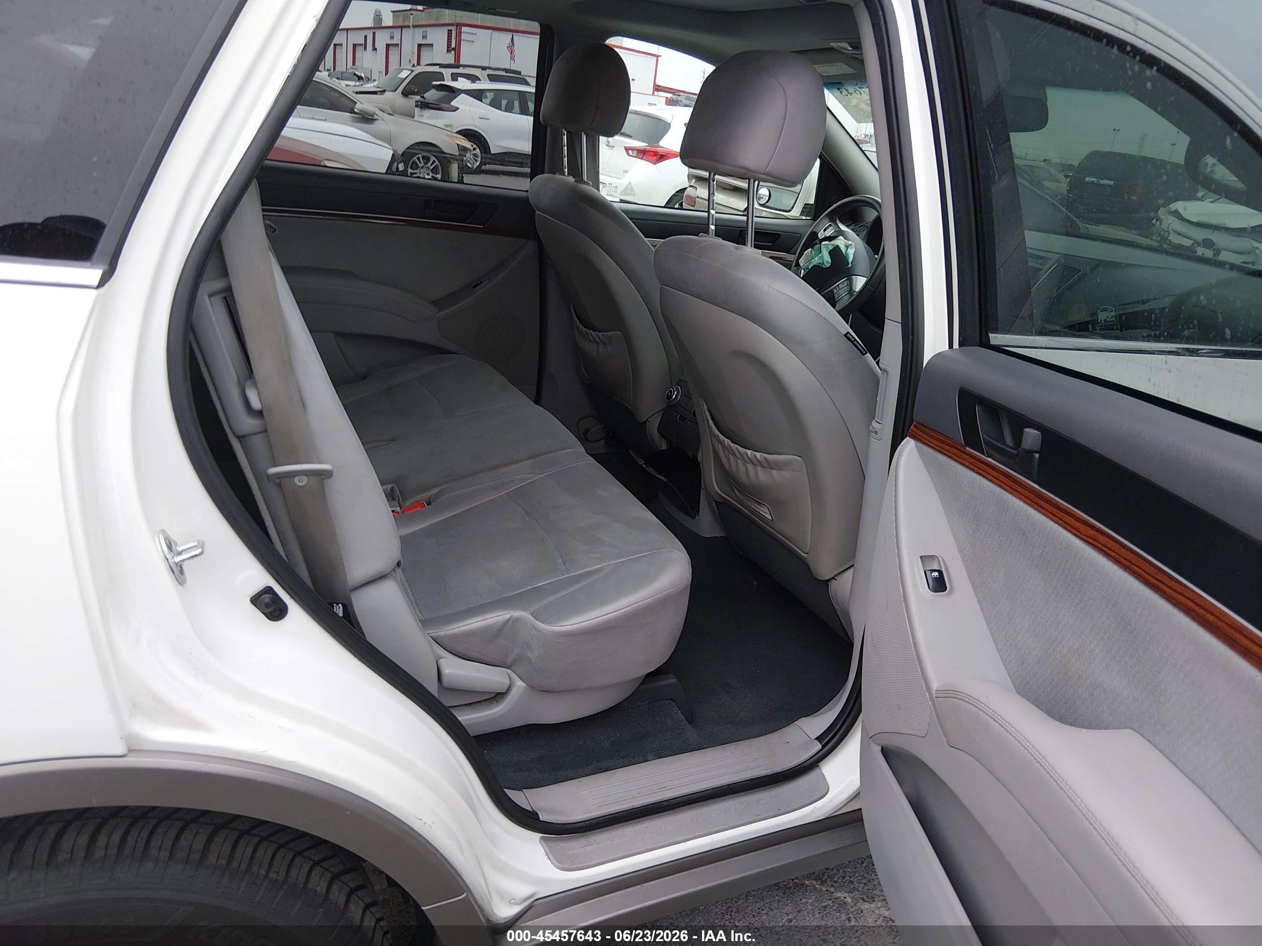 2012 Hyundai Veracruz Gls White vin: KM8NU4CC7CU181128