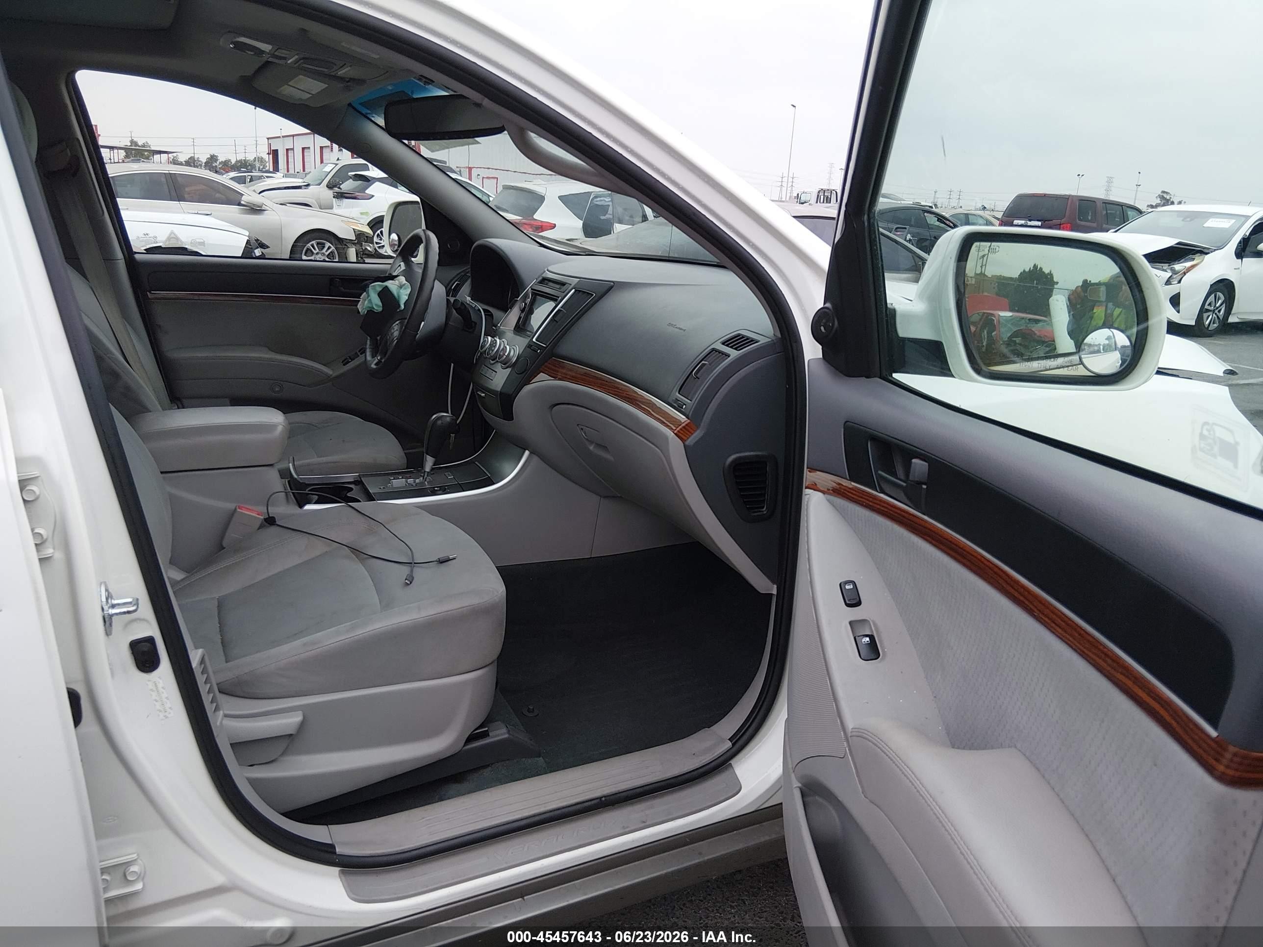 2012 Hyundai Veracruz Gls White vin: KM8NU4CC7CU181128