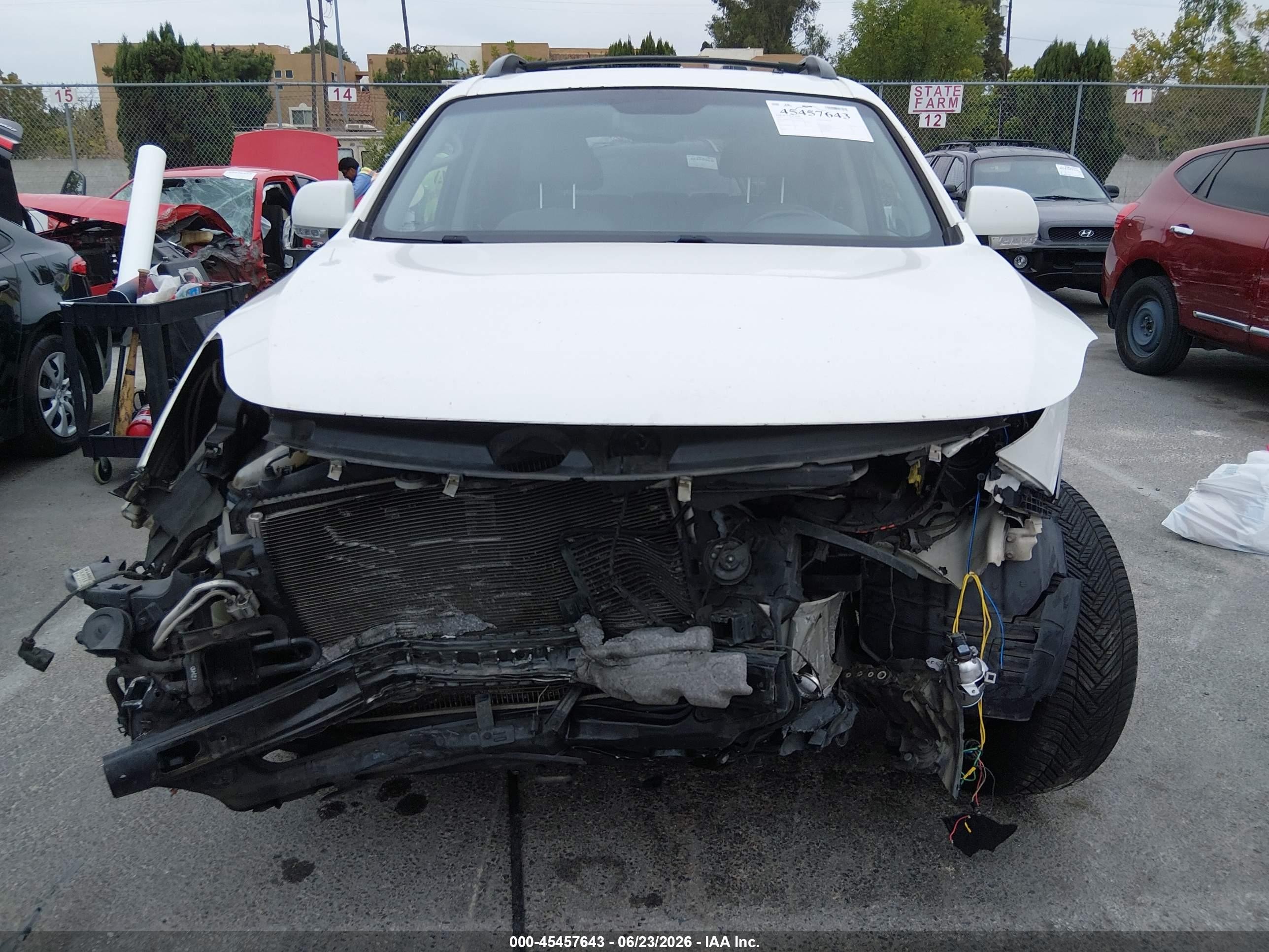 2012 Hyundai Veracruz Gls White vin: KM8NU4CC7CU181128