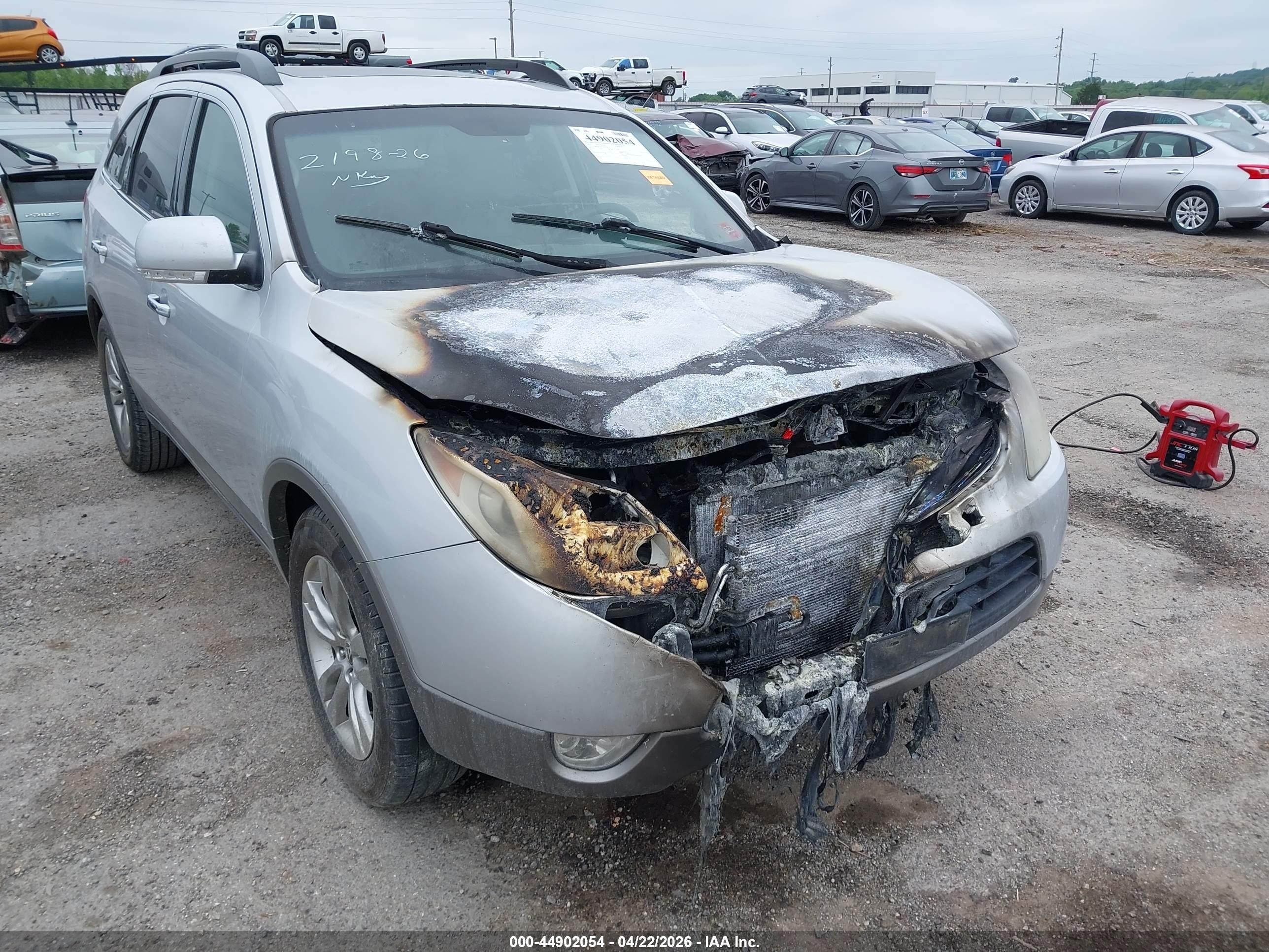 2012 Hyundai Veracruz Limited Silver vin: KM8NU4CC9CU195628
