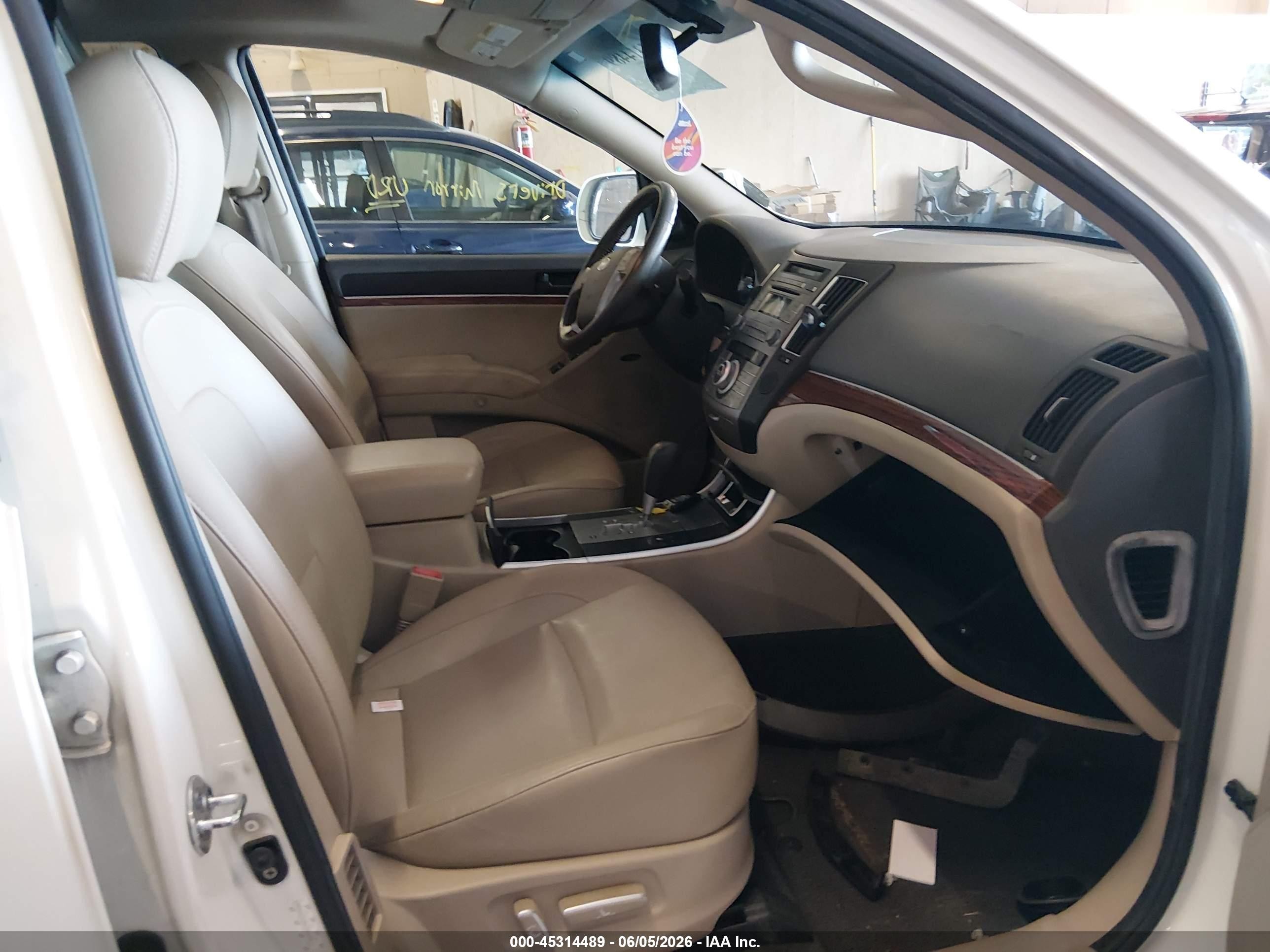 2011 Hyundai Veracruz Limited White vin: KM8NU4CCXBU149658
