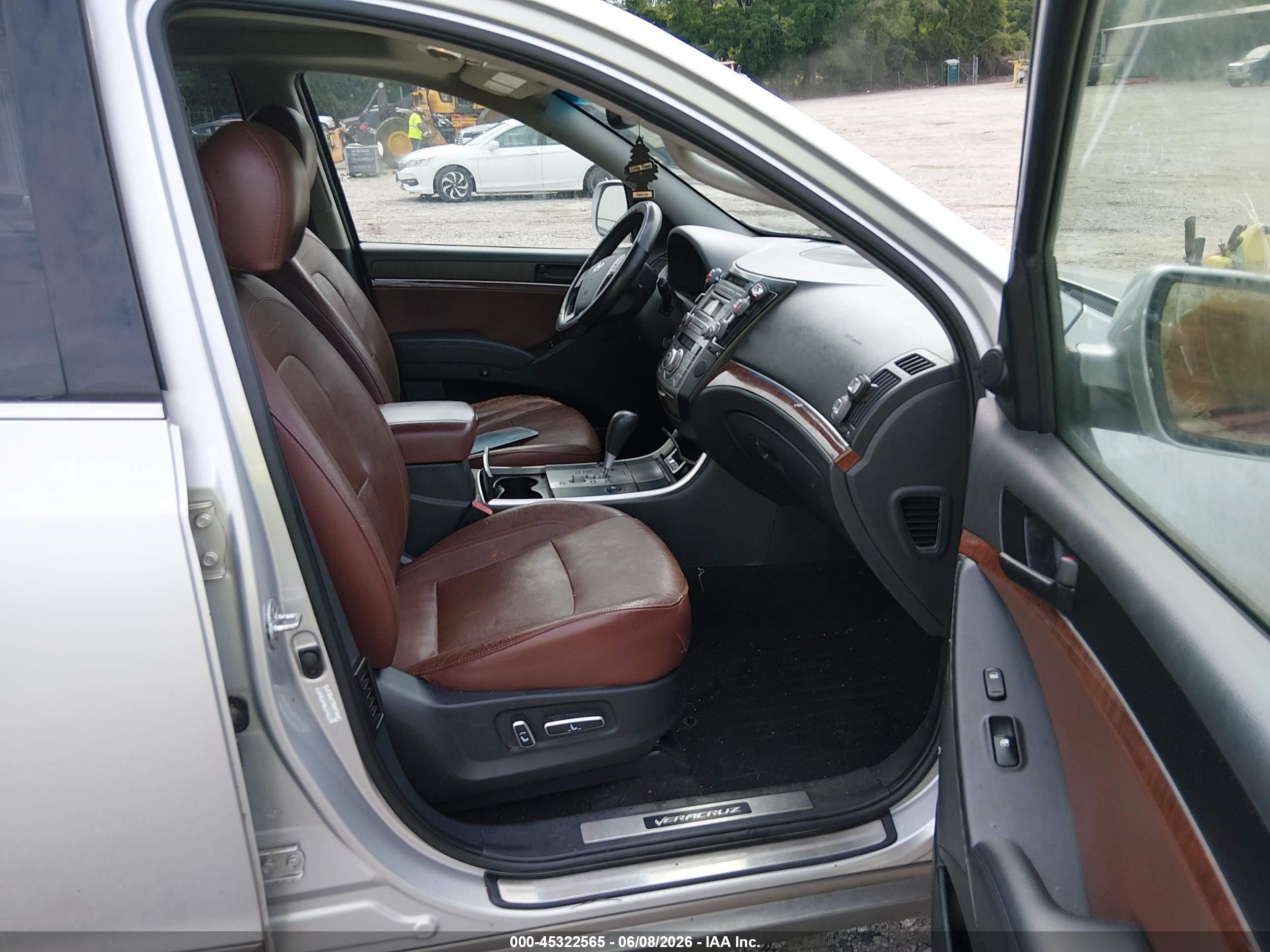 2011 Hyundai Veracruz Limited Silver vin: KM8NUDCC2BU177101