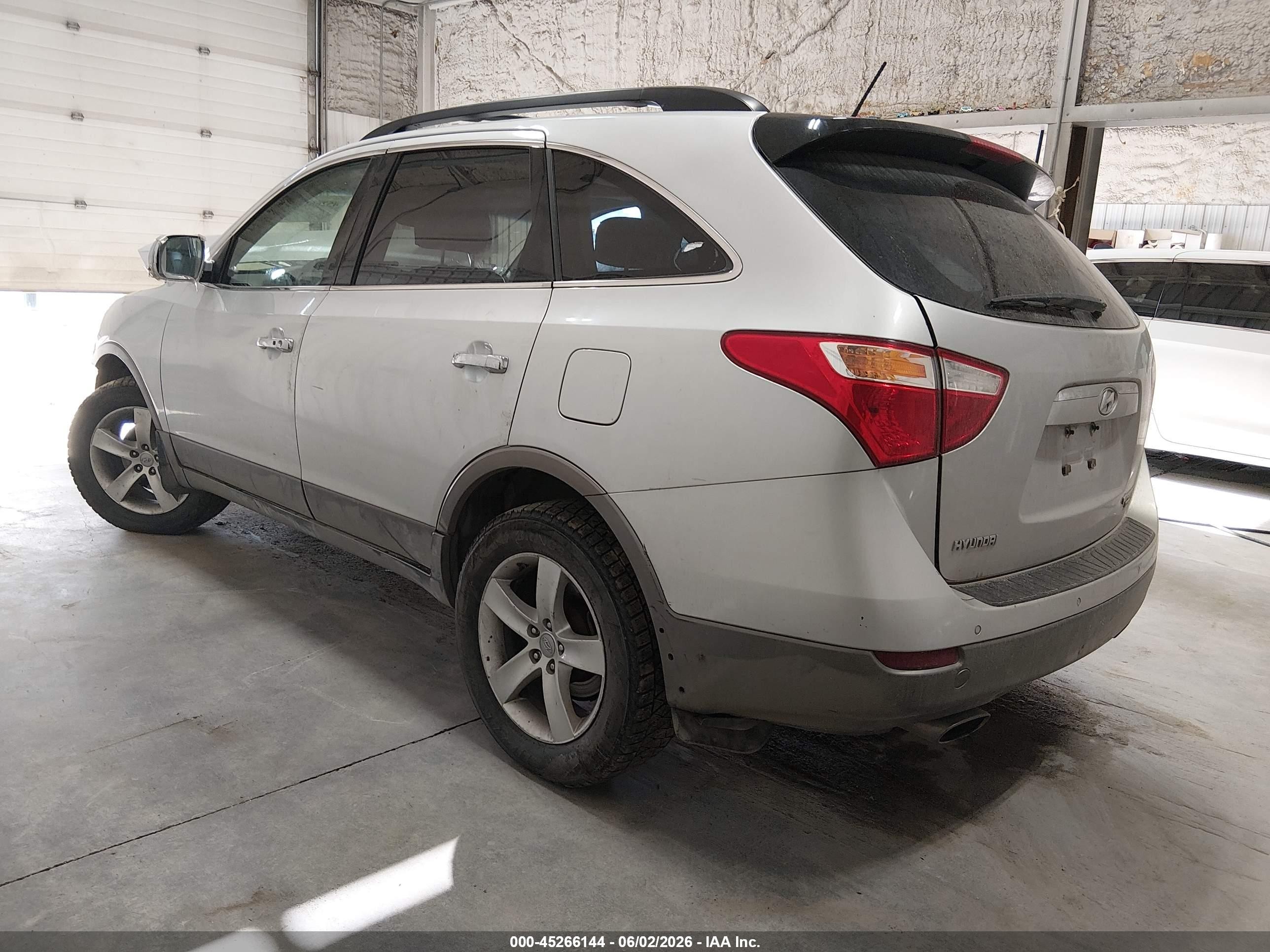 2010 Hyundai Veracruz Limited Silver vin: KM8NUDCC5AU101127