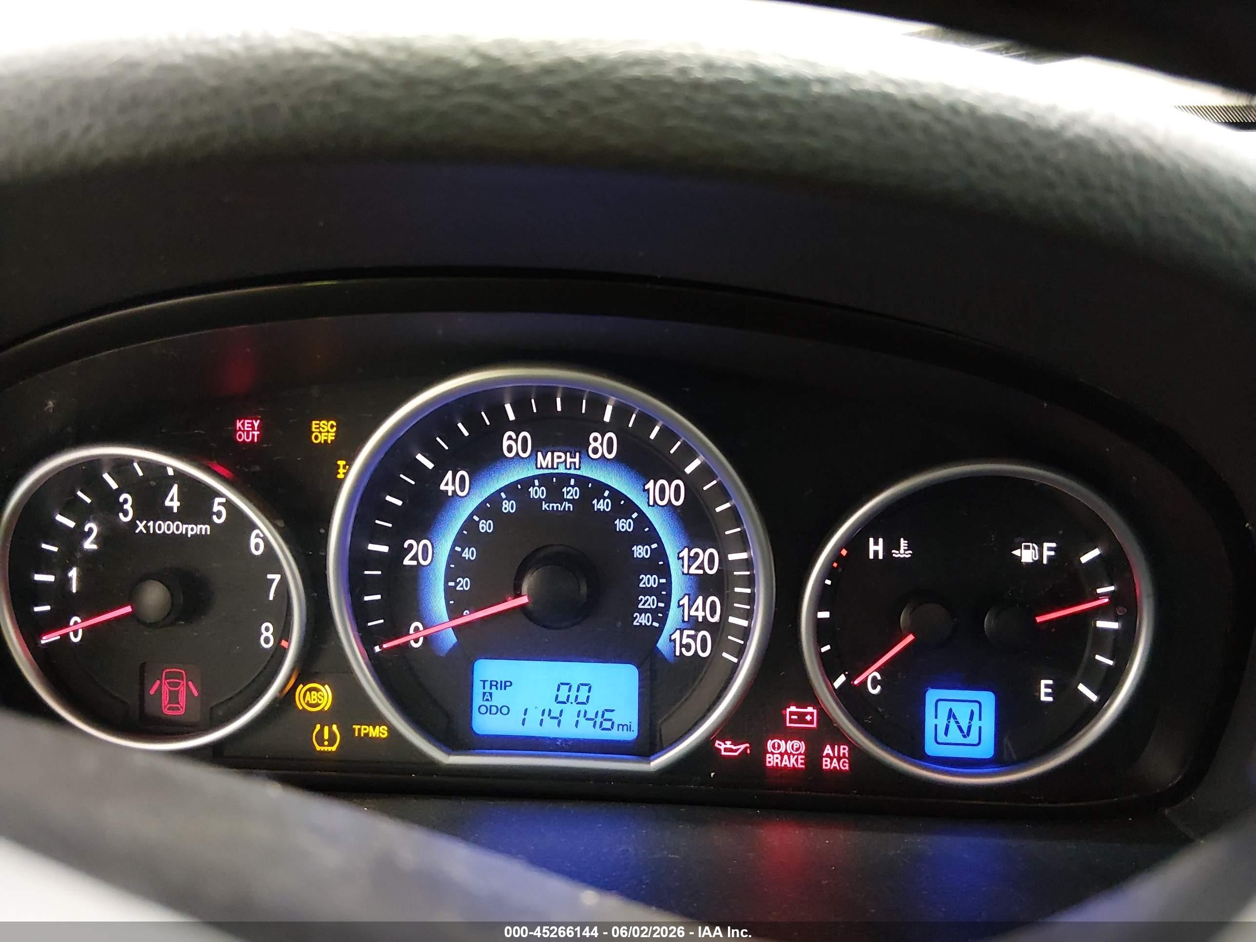 2010 Hyundai Veracruz Limited Silver vin: KM8NUDCC5AU101127