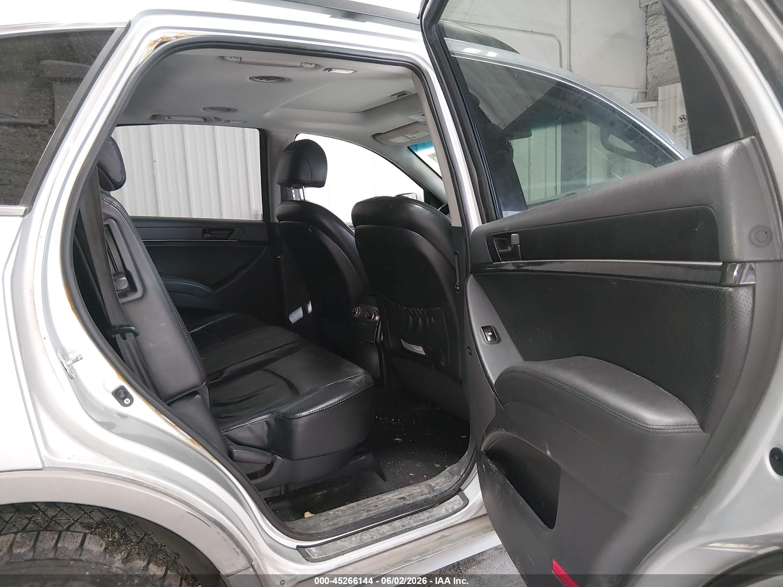 2010 Hyundai Veracruz Limited Silver vin: KM8NUDCC5AU101127