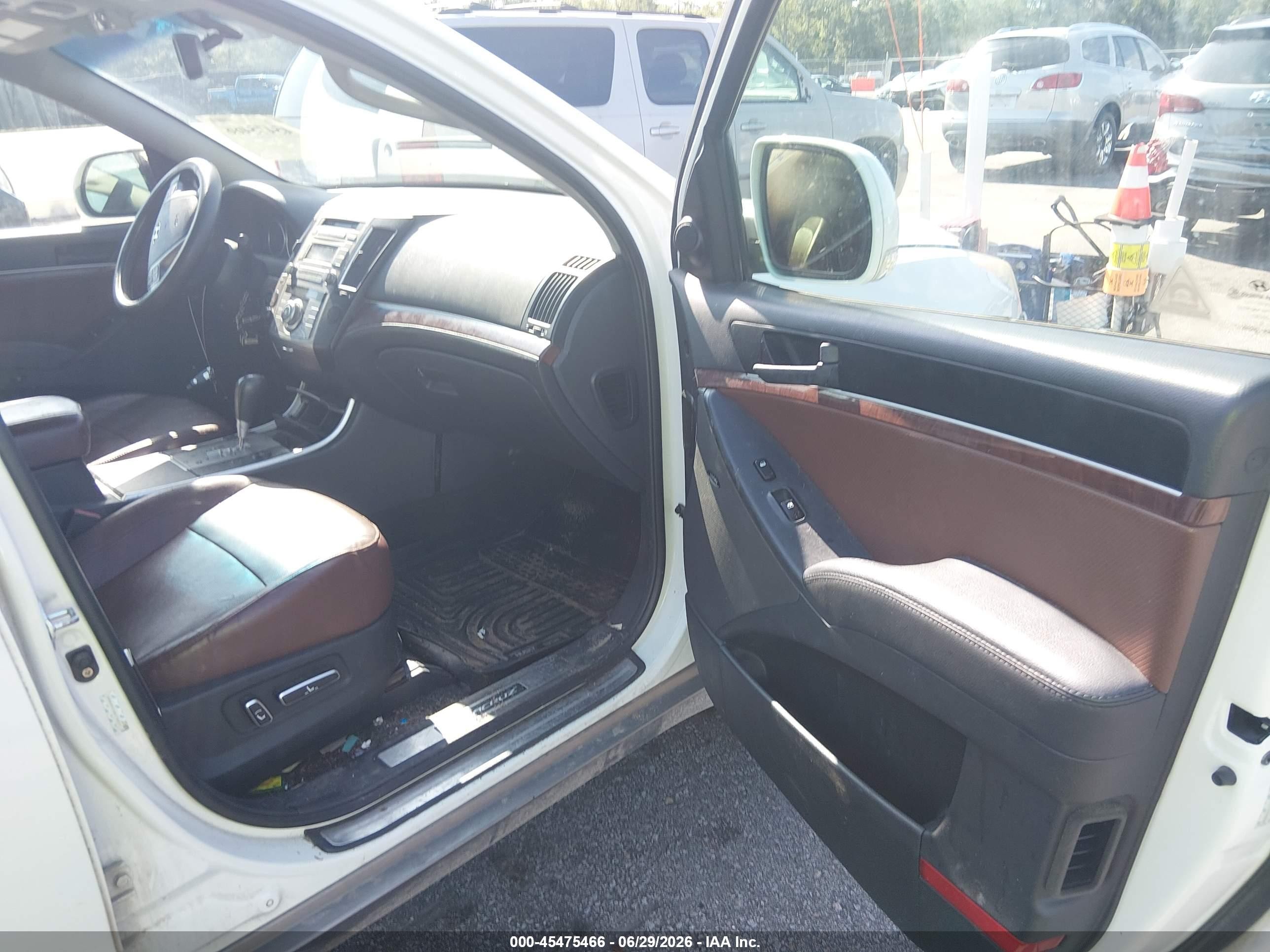 2011 Hyundai Veracruz Limited White vin: KM8NUDCC6BU158017