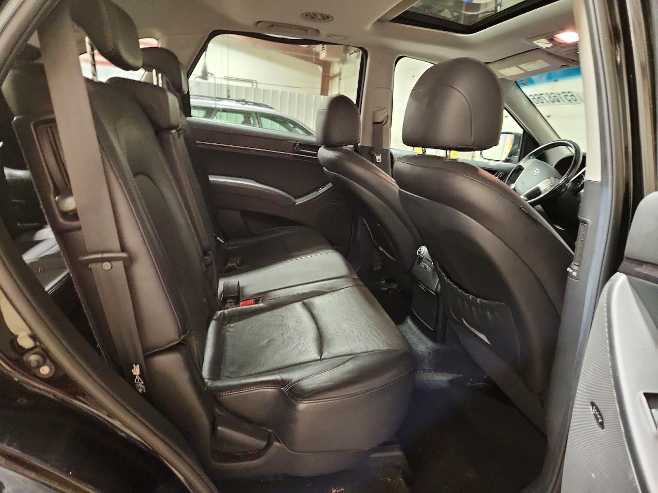 2011 Hyundai Veracruz Limited Black vin: KM8NUDCC7BU169804
