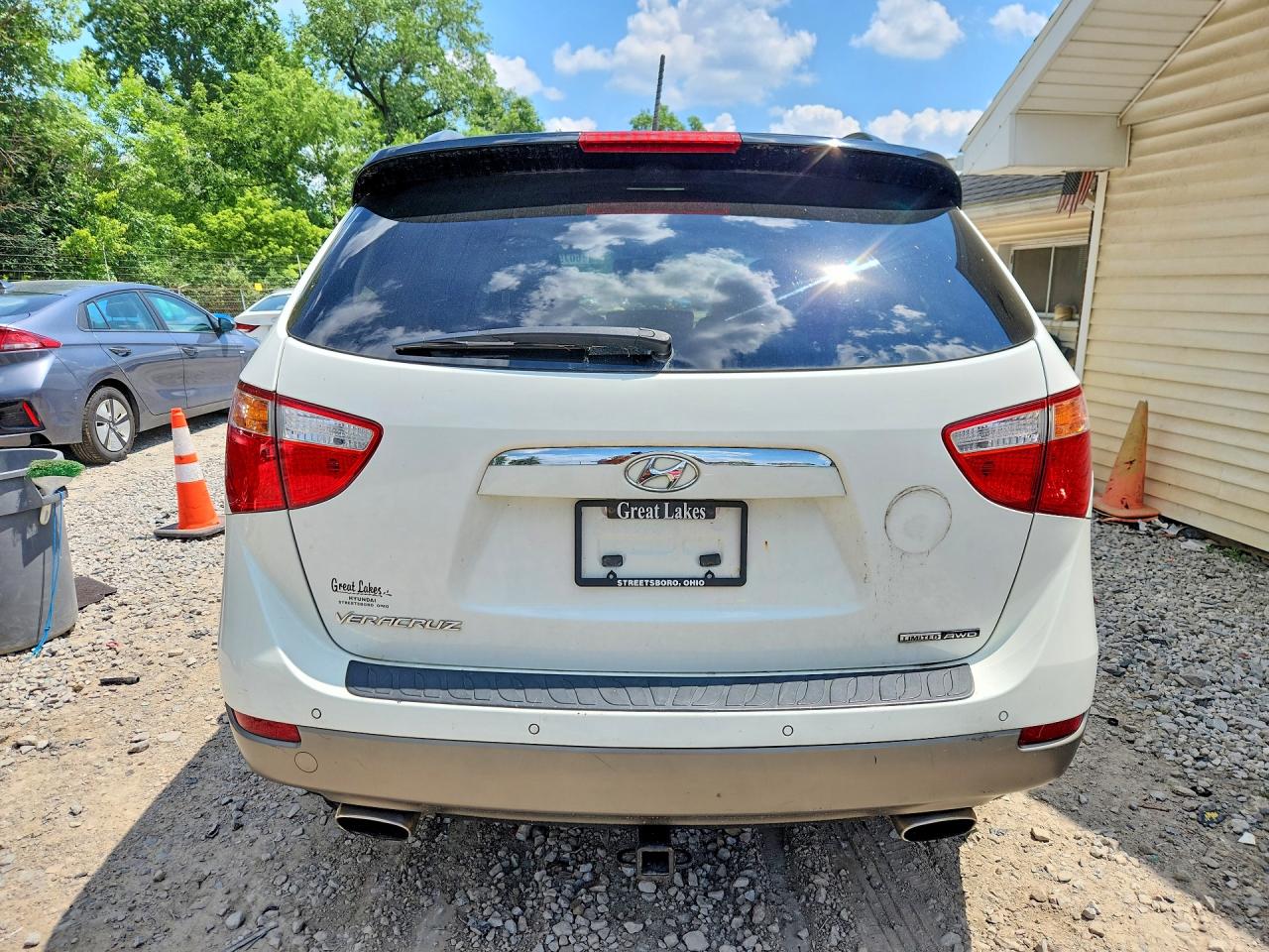 2012 Hyundai Veracruz Limited White vin: KM8NUDCC7CU198754