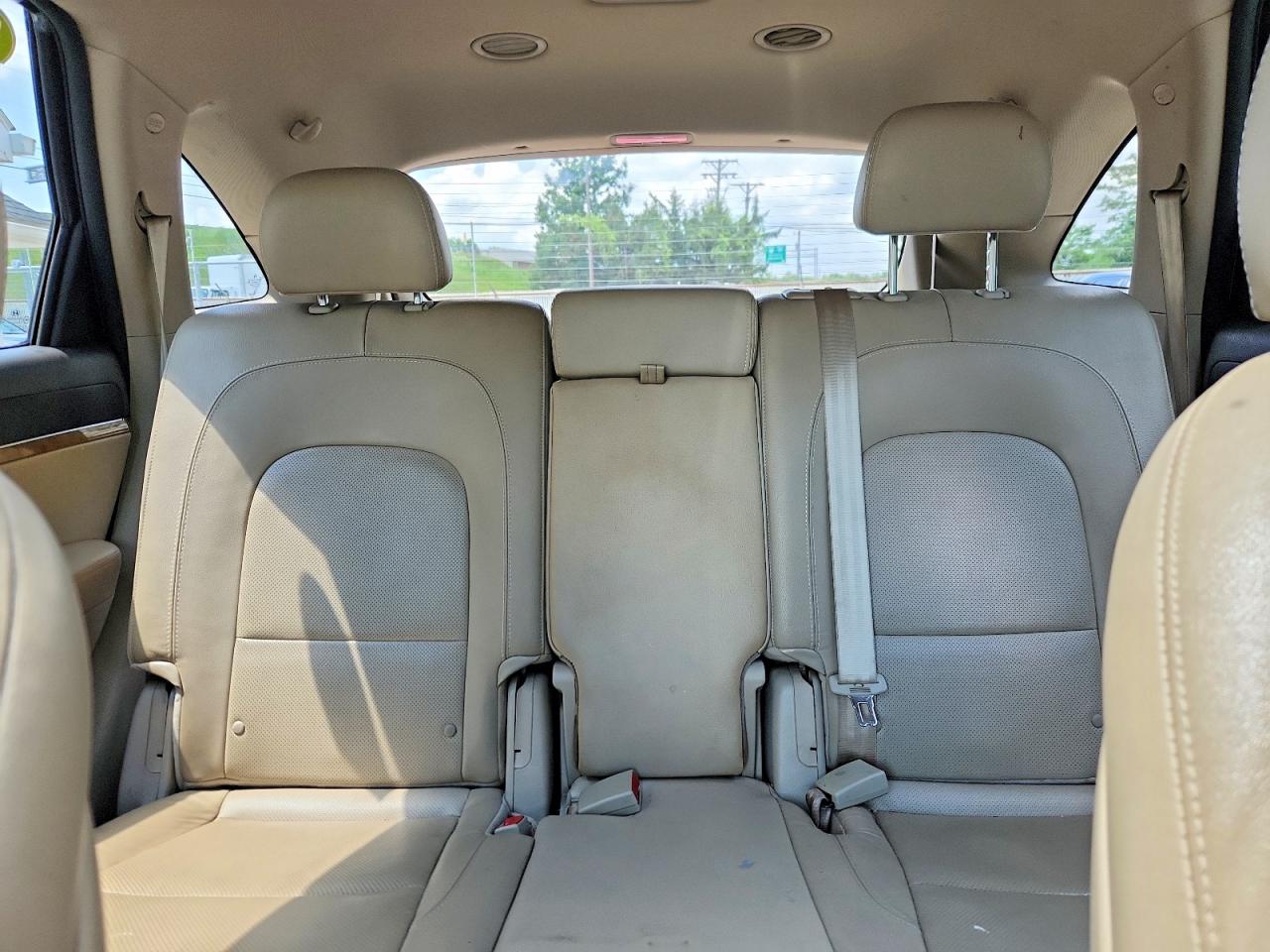 2012 Hyundai Veracruz Limited White vin: KM8NUDCC7CU198754