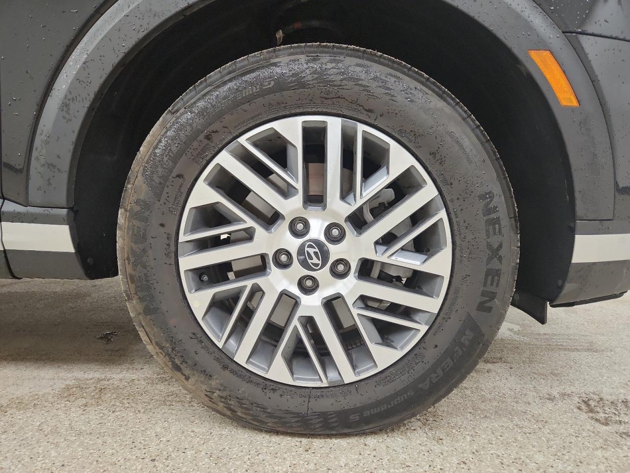 2026 Hyundai Palisade Sel Black vin: KM8RLES2XTU065294 Damage: Right Front Tire, Worn, Replacement Required