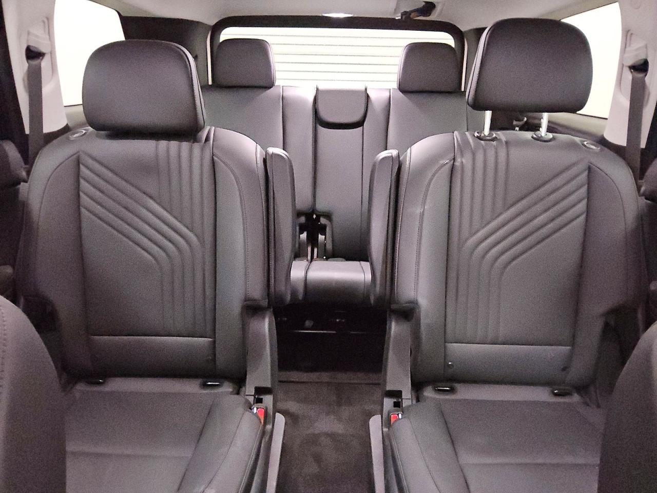 2026 Hyundai Palisade Hybrid Sel Black vin: KM8RLESAXTU060734