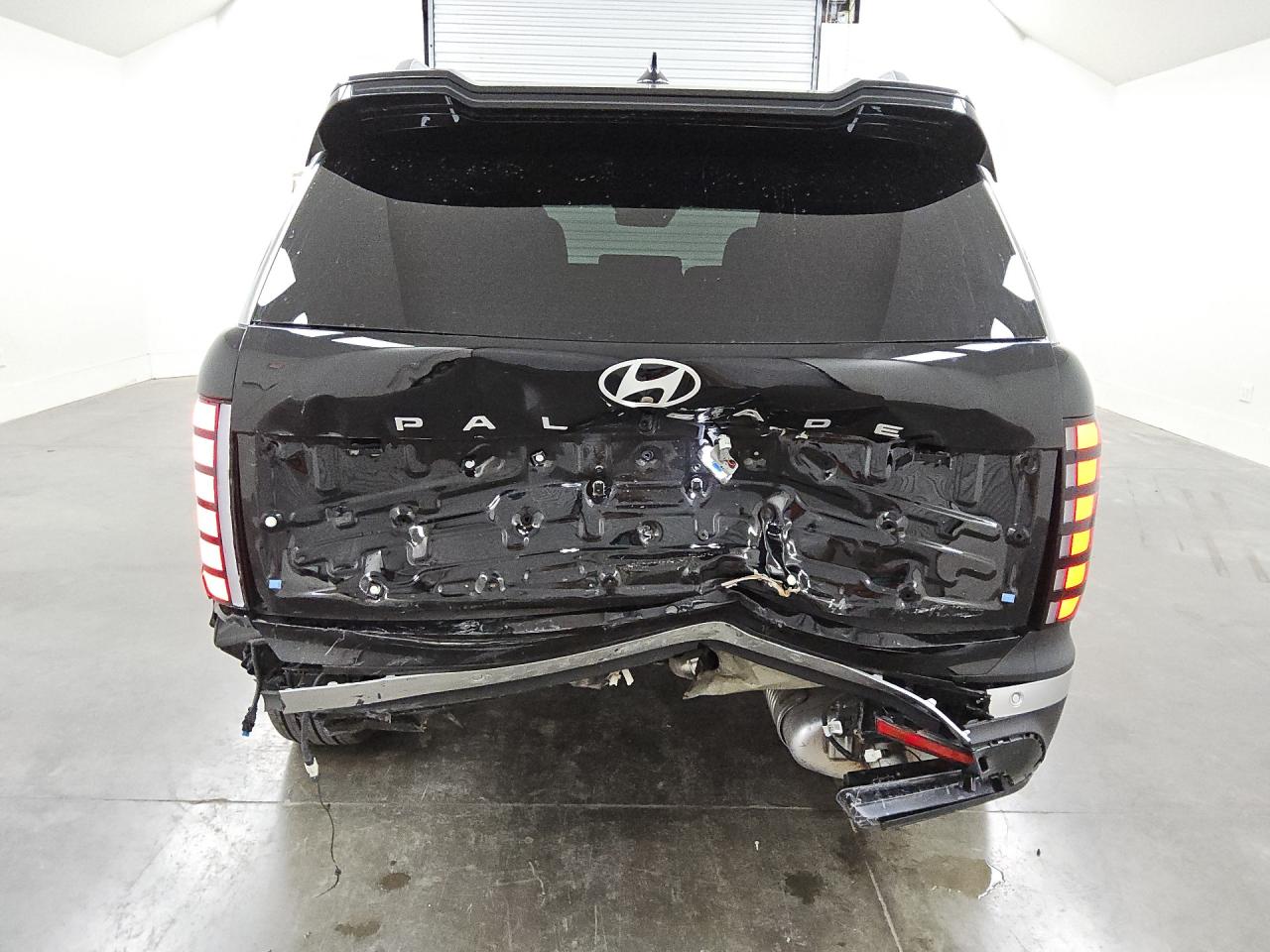 2026 Hyundai Palisade Hybrid Sel Black vin: KM8RLESAXTU060734 Damage: Lift Gate, Severe Damage, Replacement Required