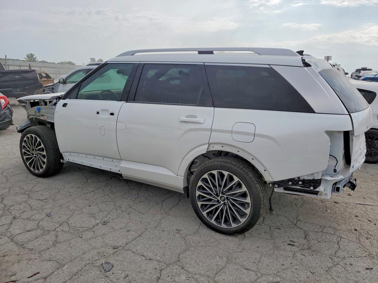 2026 Hyundai Palisade Calligraphy White vin: KM8RMES22TU096472