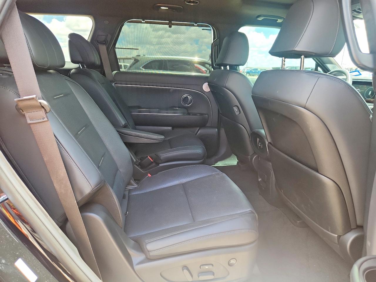 2026 Hyundai Palisade Calligraphy Black vin: KM8RMESA1TU045049