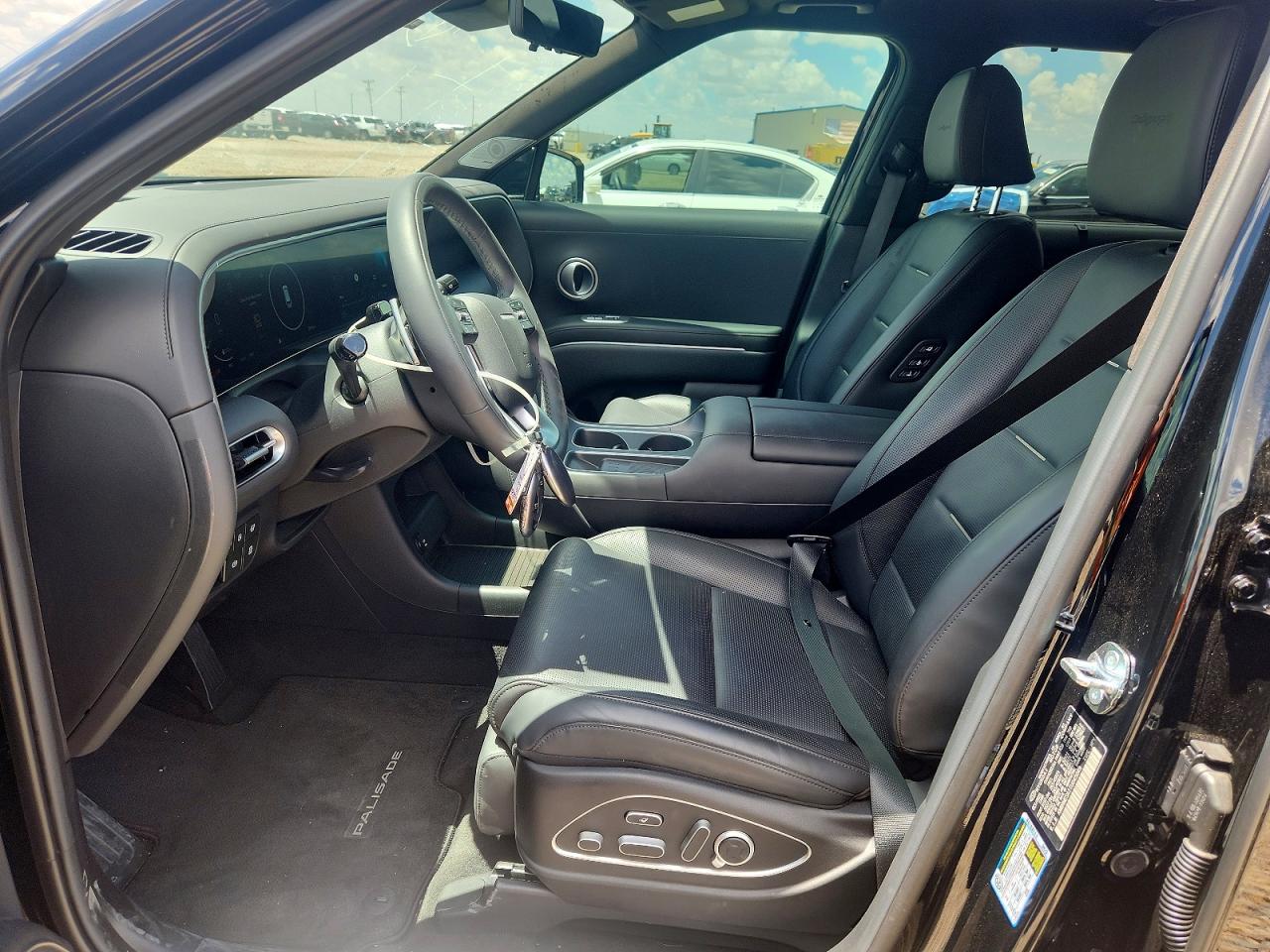 2026 Hyundai Palisade Calligraphy Black vin: KM8RMESA1TU045049