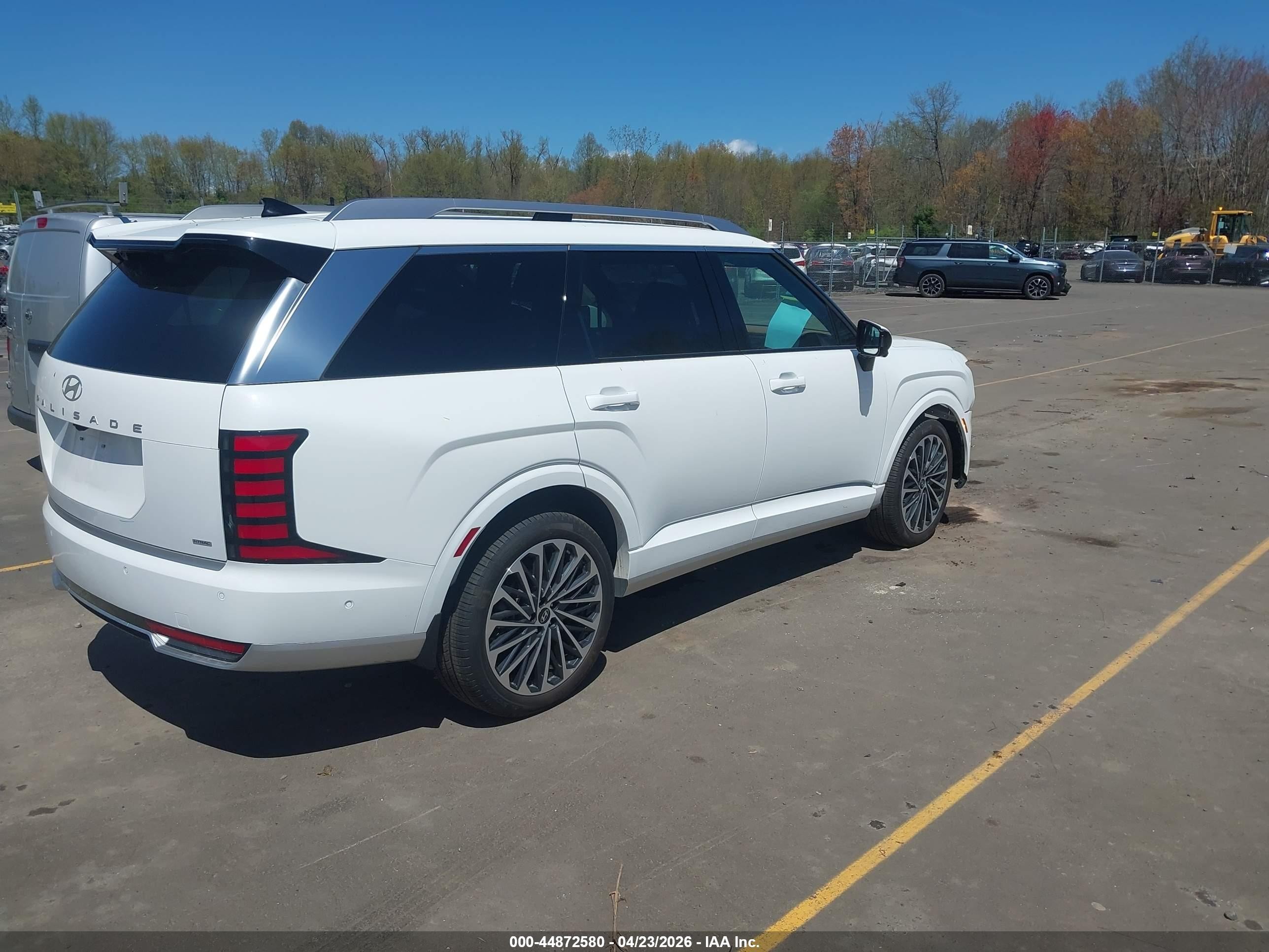 2026 Hyundai Palisade Hev Calligraphy White vin: KM8RMESA6TU048710