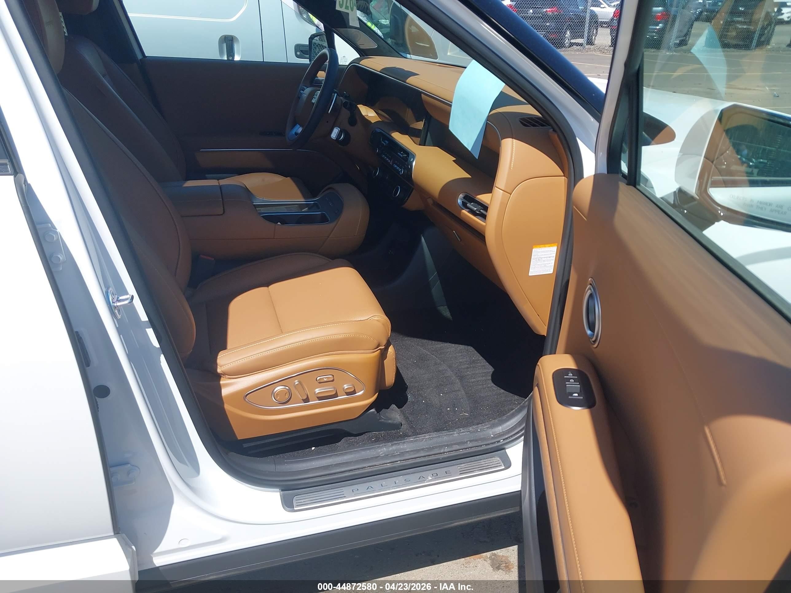 2026 Hyundai Palisade Hev Calligraphy White vin: KM8RMESA6TU048710