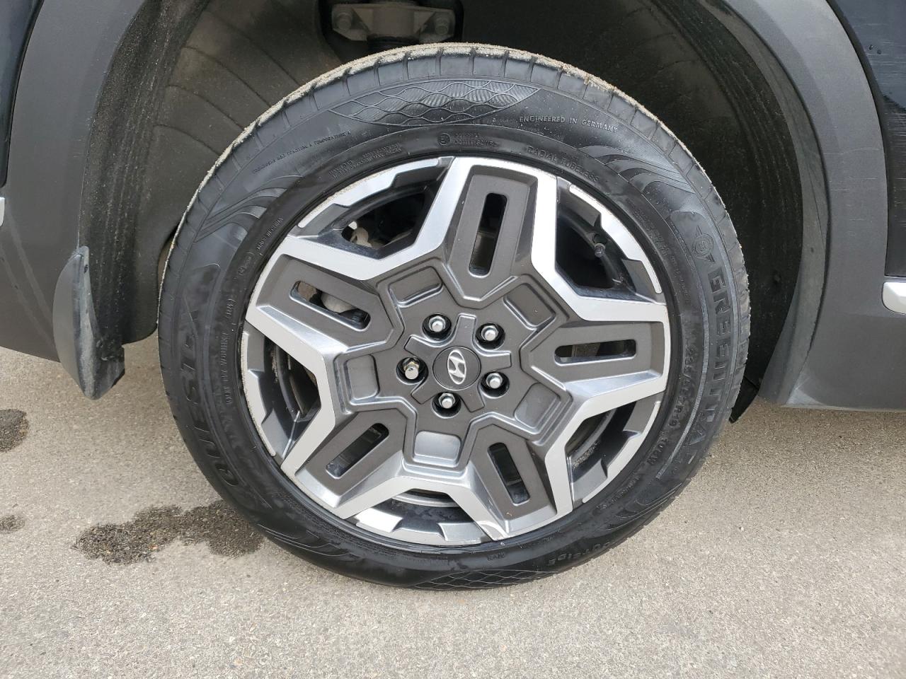 2021 Hyundai Santa Fe Limited Black vin: KM8S5DA1XMU009419 Damage: Right Rear Wheel, Curb Rash, 5 To 6 Inches
