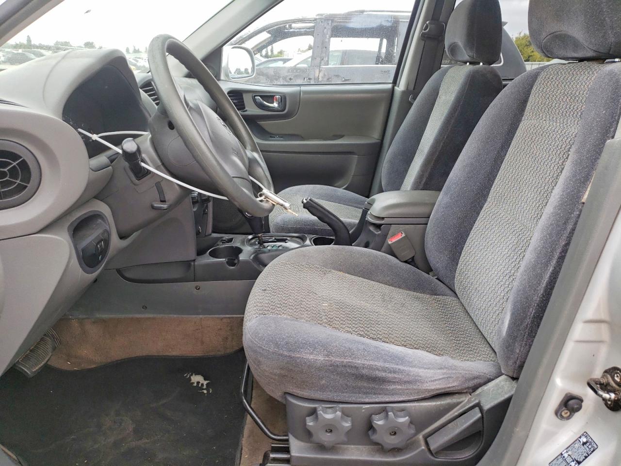 2004 Hyundai Santa Fe Base Silver vin: KM8SB12B04U772404