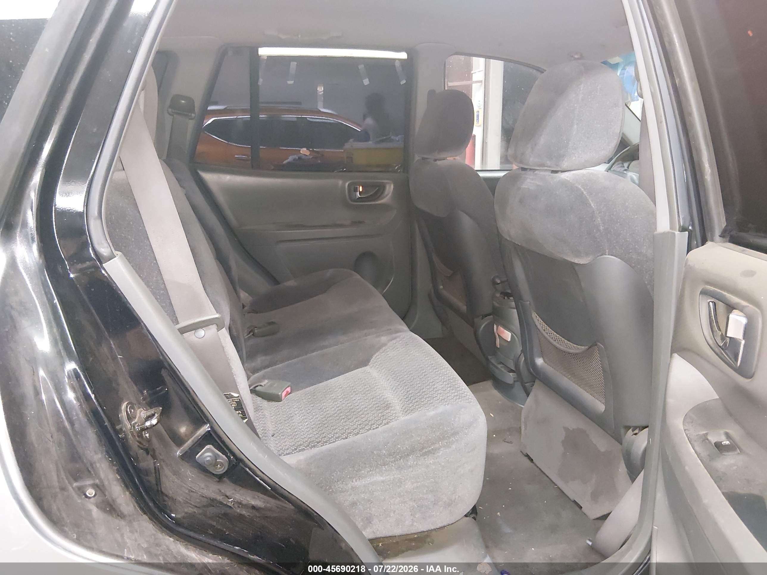 2002 Hyundai Santa Fe   Silver vin: KM8SB12B32U281385