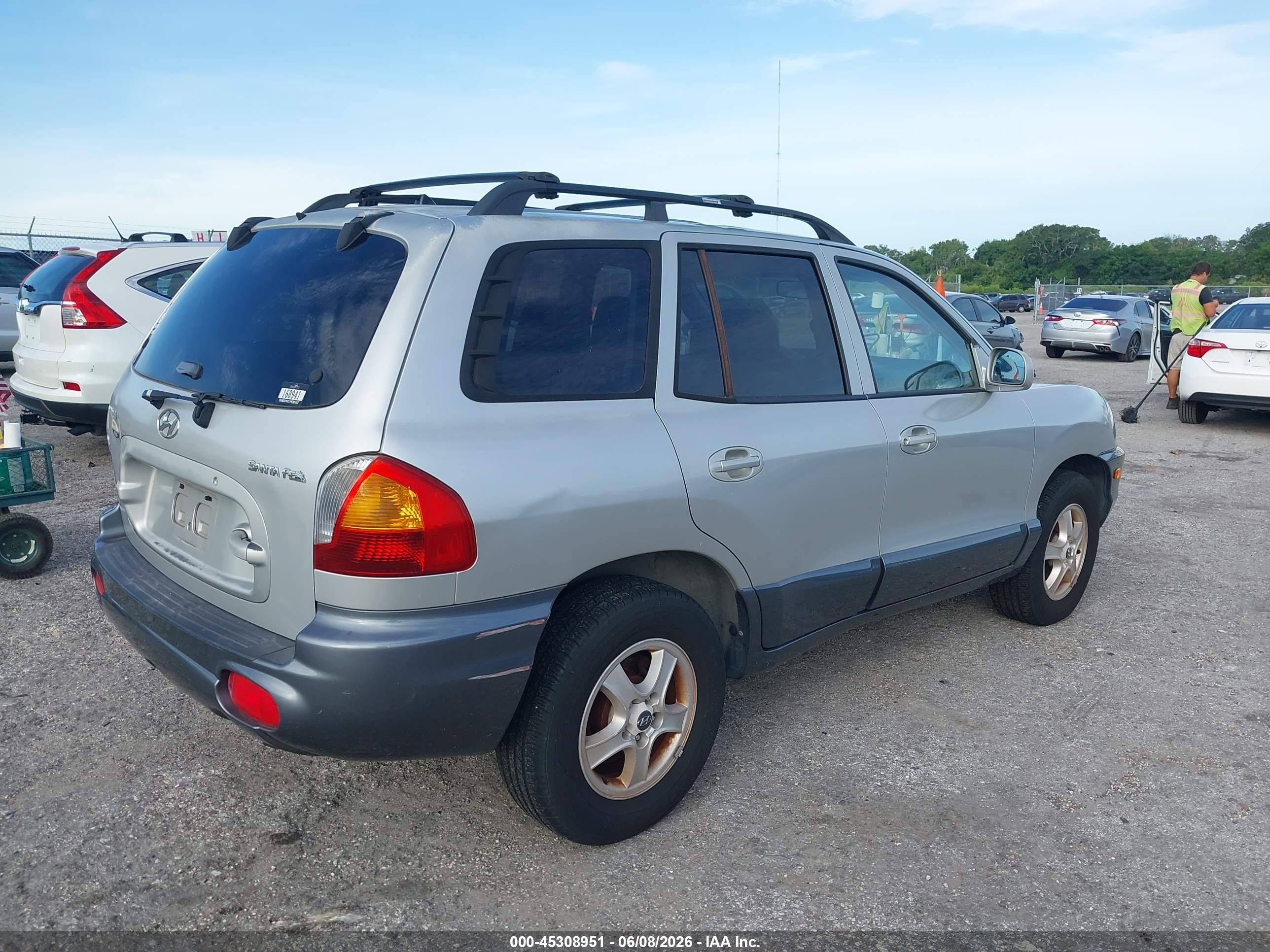 2004 Hyundai Santa Fe   Silver vin: KM8SB12B44U764080