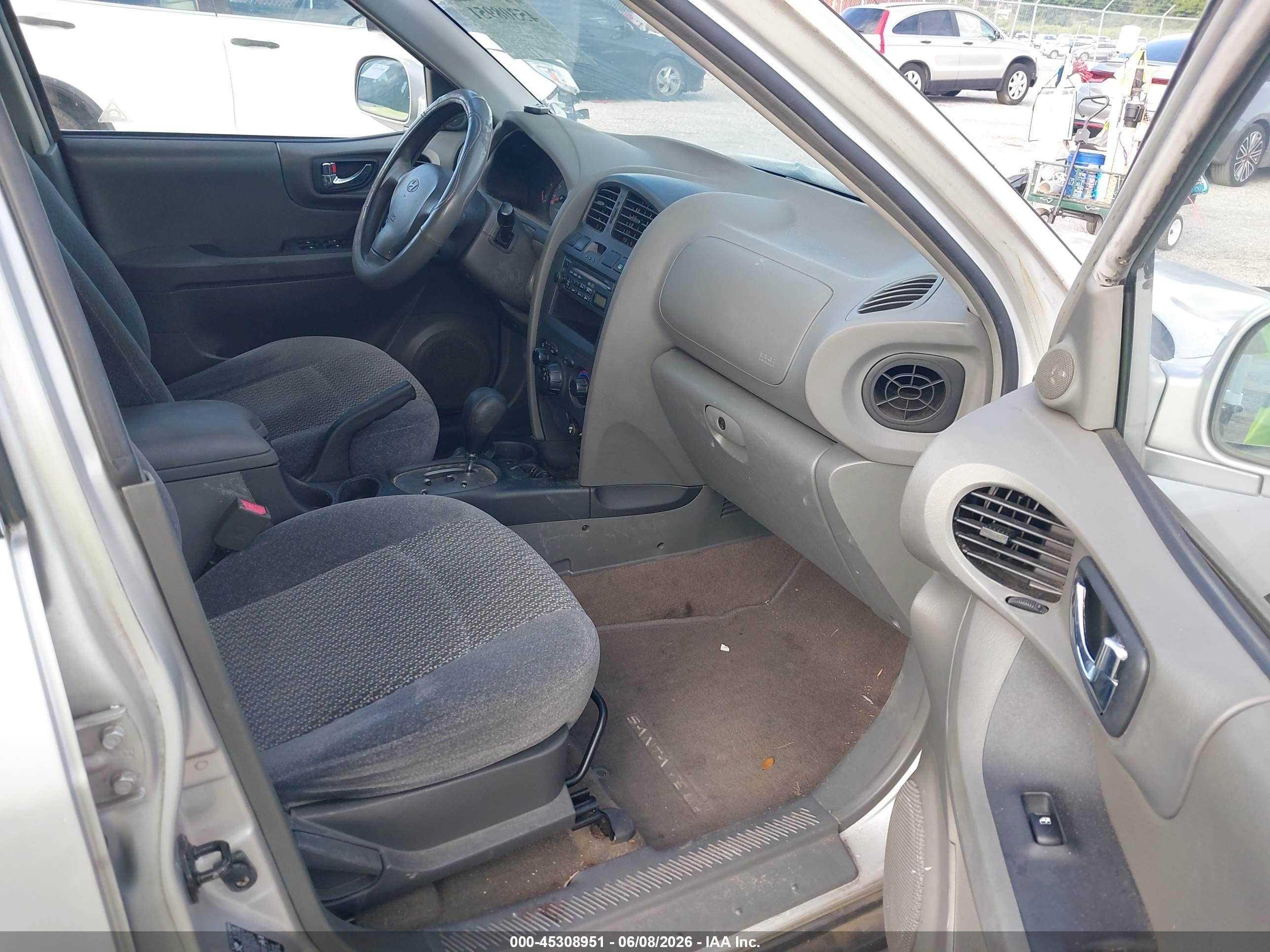 2004 Hyundai Santa Fe   Silver vin: KM8SB12B44U764080