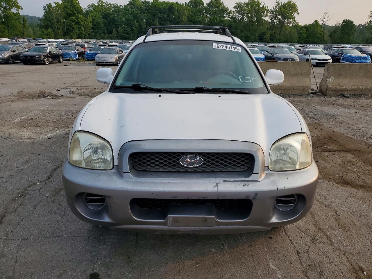 2004 Hyundai Santa Fe Base White vin: KM8SB12B74U819136