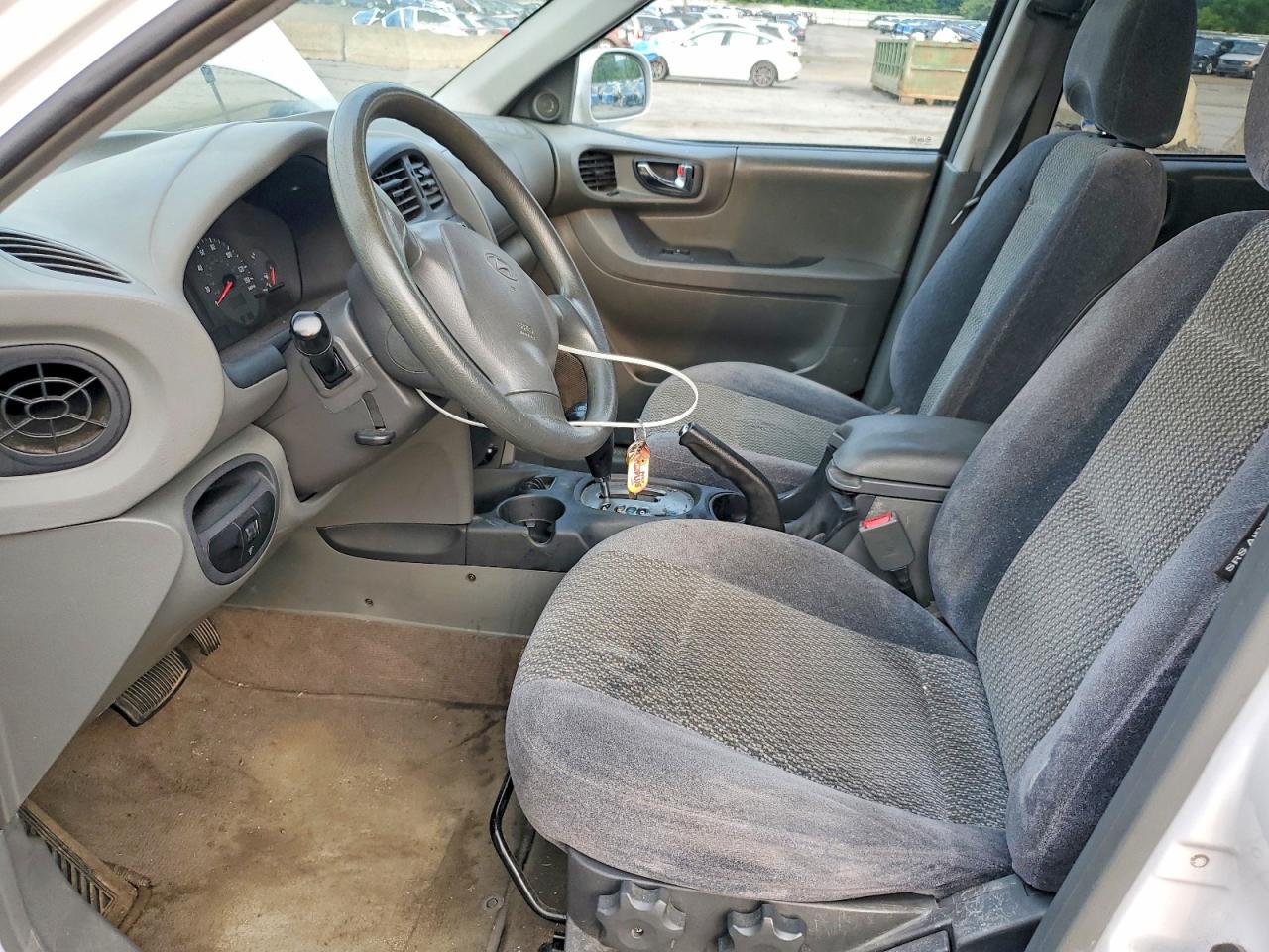 2004 Hyundai Santa Fe Base White vin: KM8SB12B74U819136