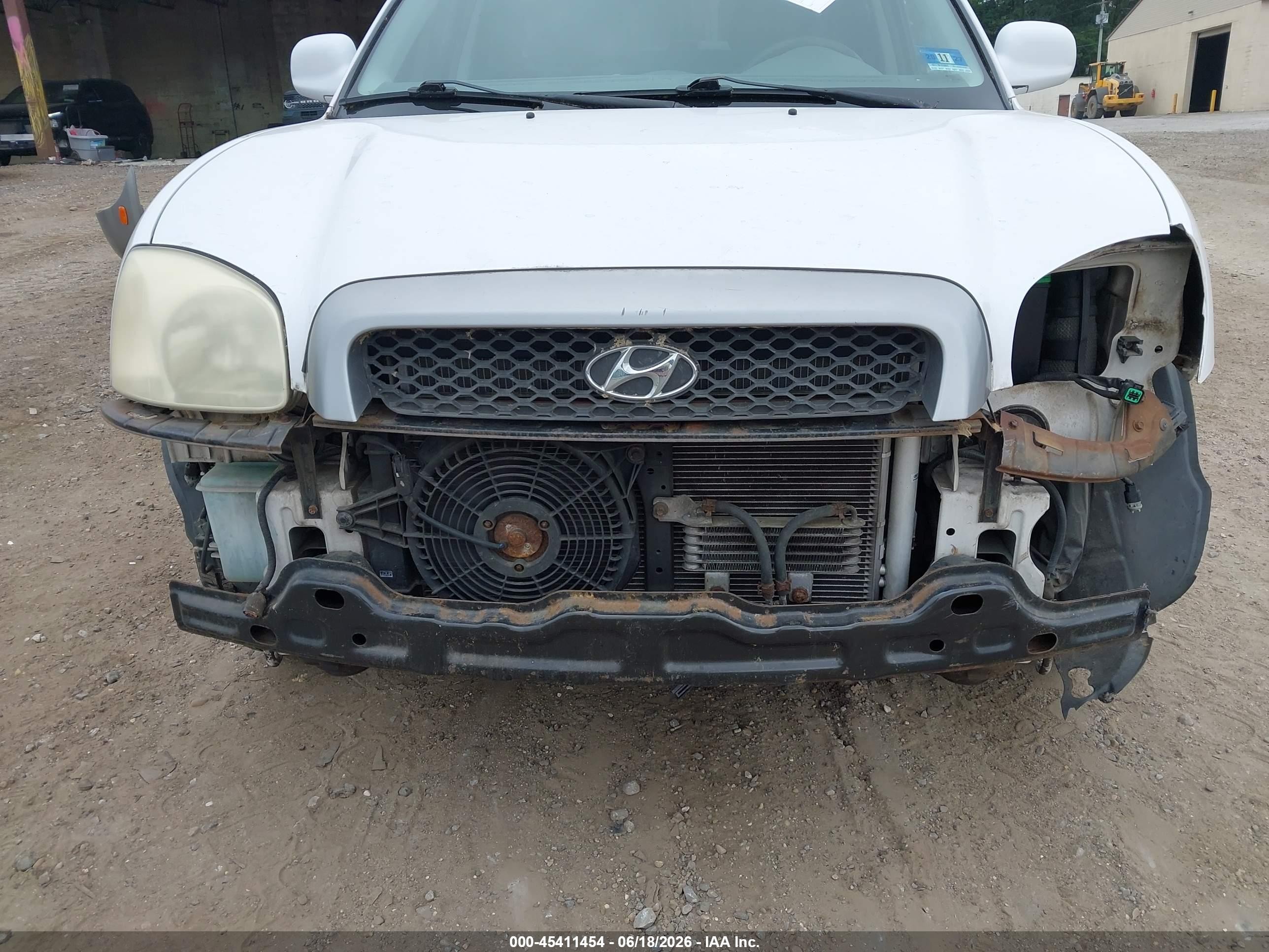 2002 Hyundai Santa Fe   White vin: KM8SB12B92U169268
