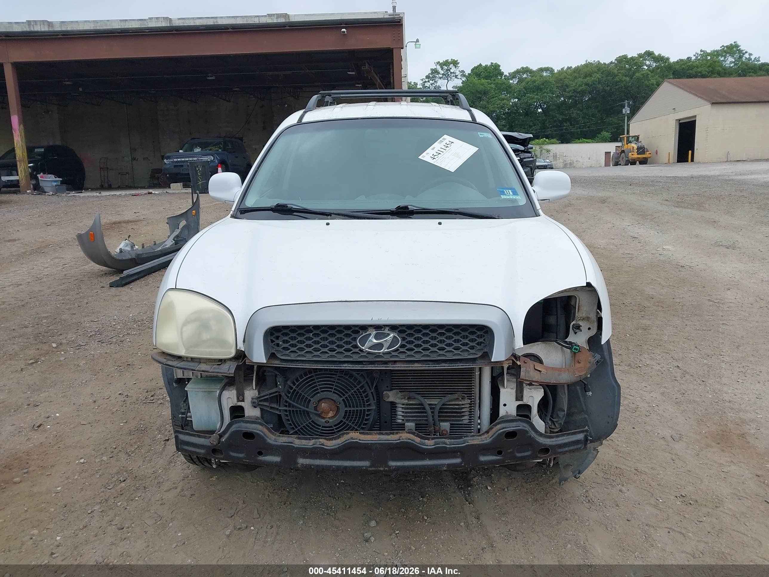 2002 Hyundai Santa Fe   White vin: KM8SB12B92U169268