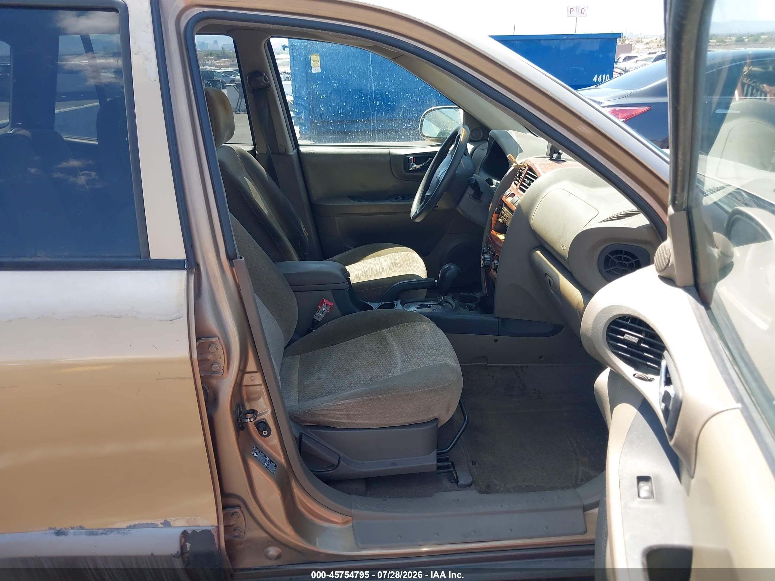 2004 Hyundai Santa Fe   Gold vin: KM8SB12BX4U708516