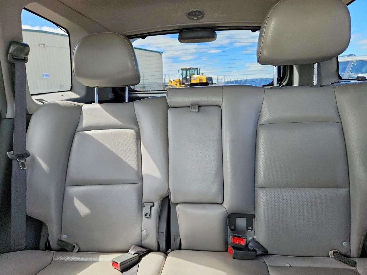 2005 Hyundai Santa Fe Silver vin: KM8SB73E65U902067