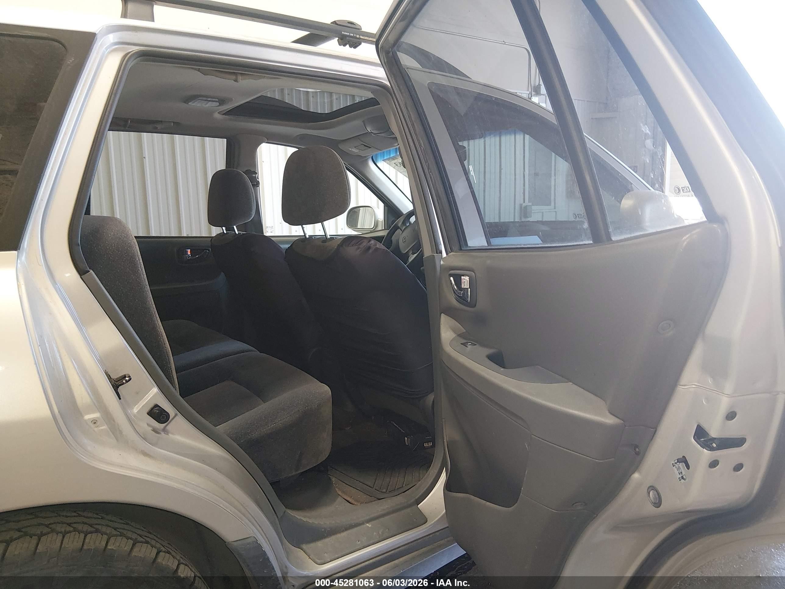 2003 Hyundai Santa Fe Gls/lx Silver vin: KM8SC13D03U412111