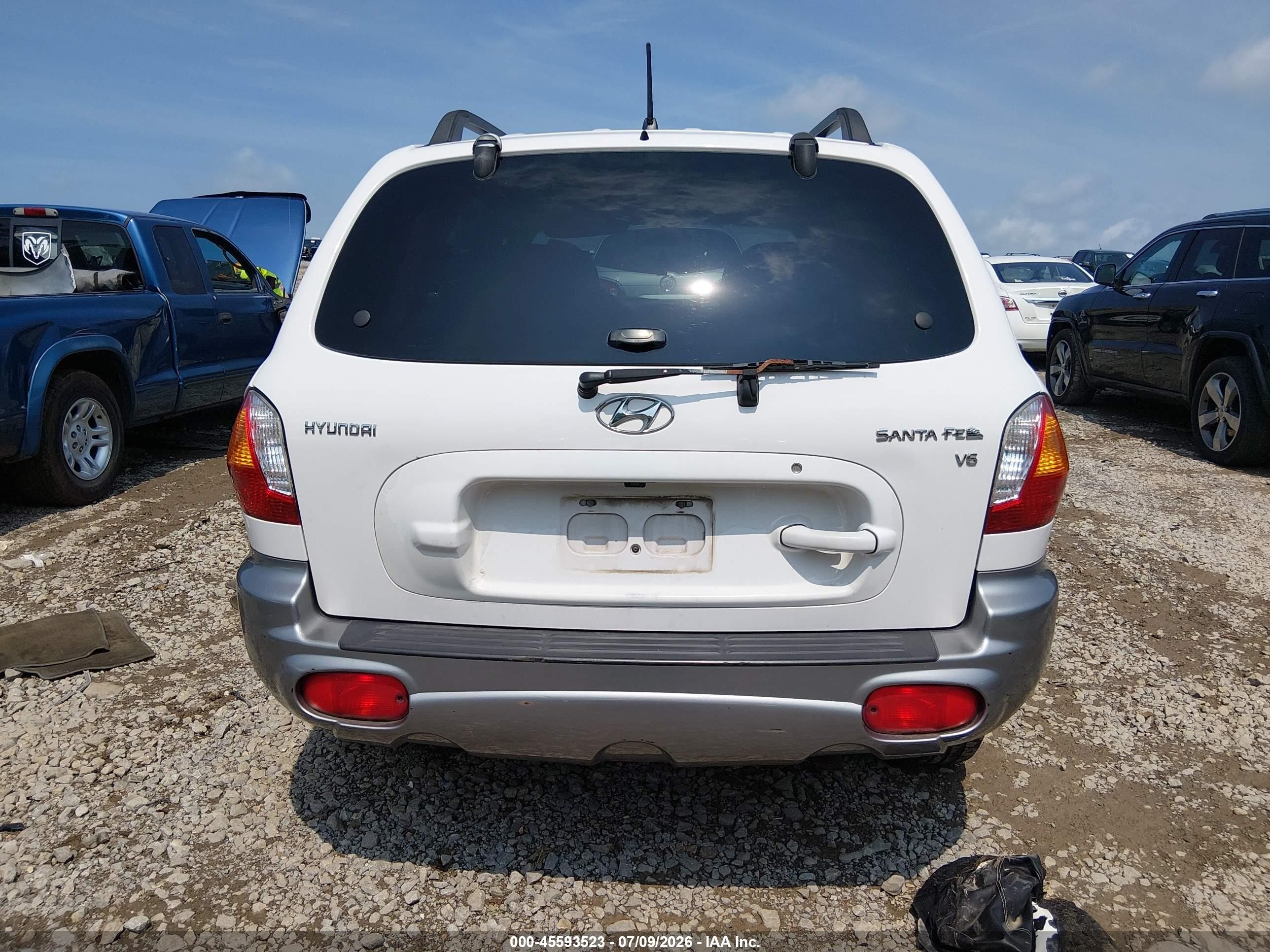 2004 Hyundai Santa Fe Gls White vin: KM8SC13D04U754319