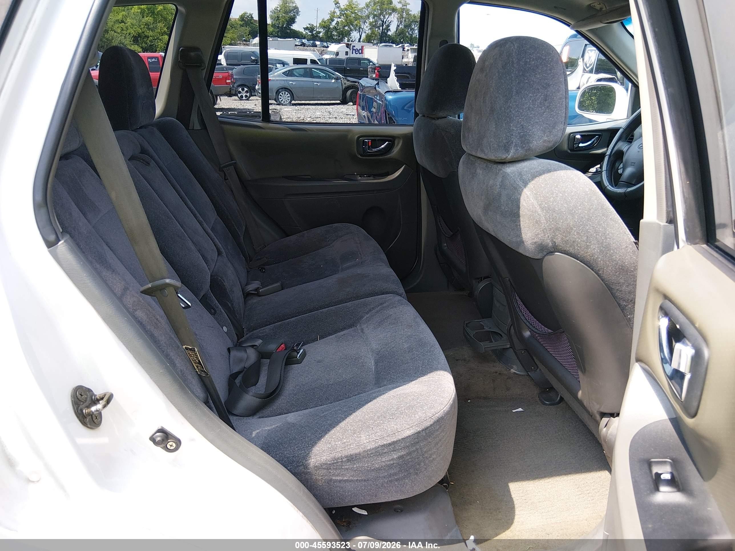 2004 Hyundai Santa Fe Gls White vin: KM8SC13D04U754319